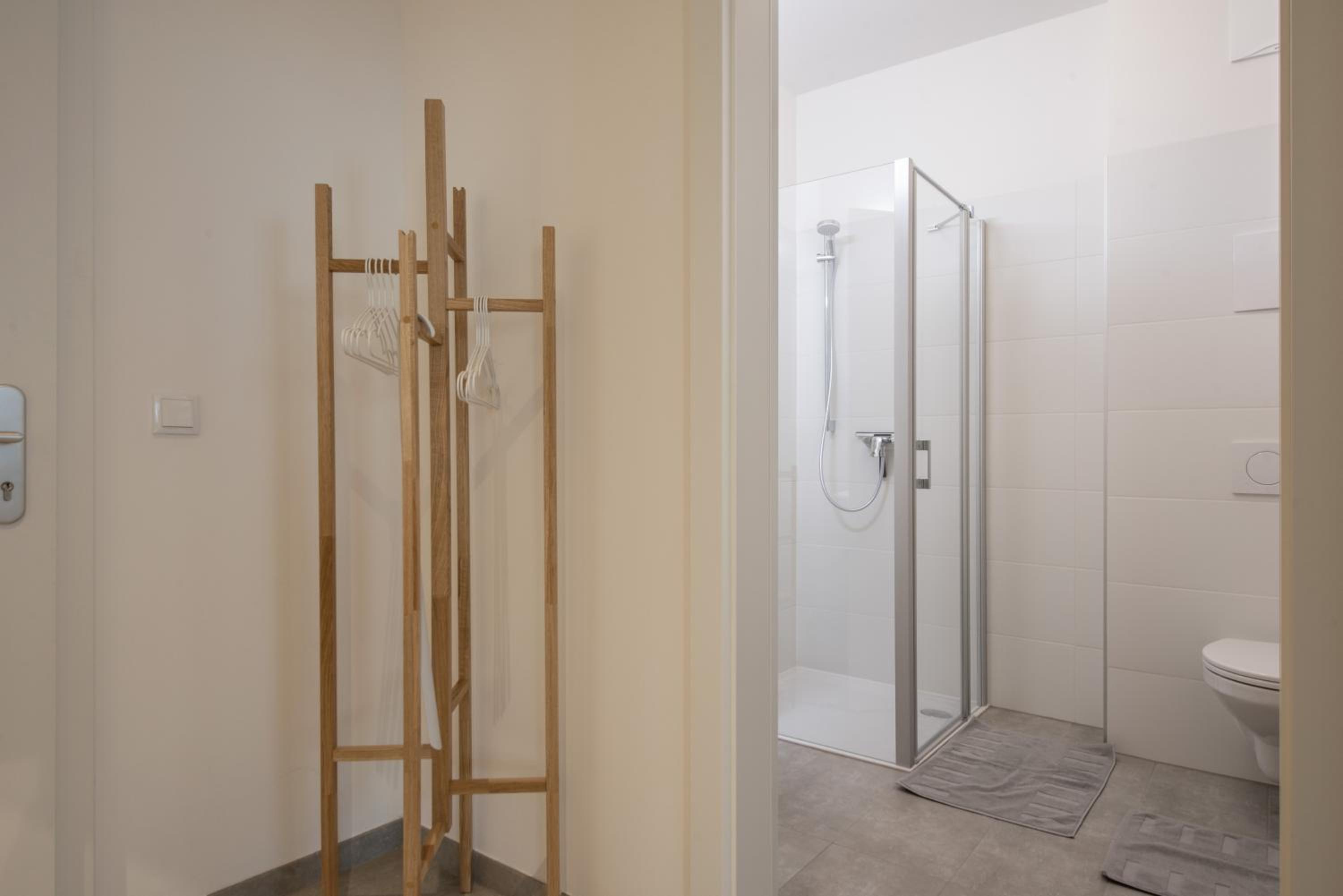 City-Apartment Lendviertel - PRIVATE PARKING GARAGE