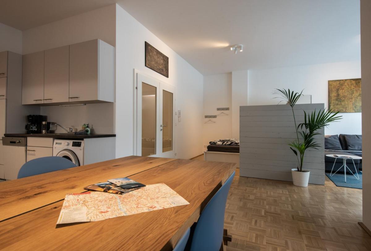 City-Apartment Lendviertel - PRIVATE PARKING GARAGE