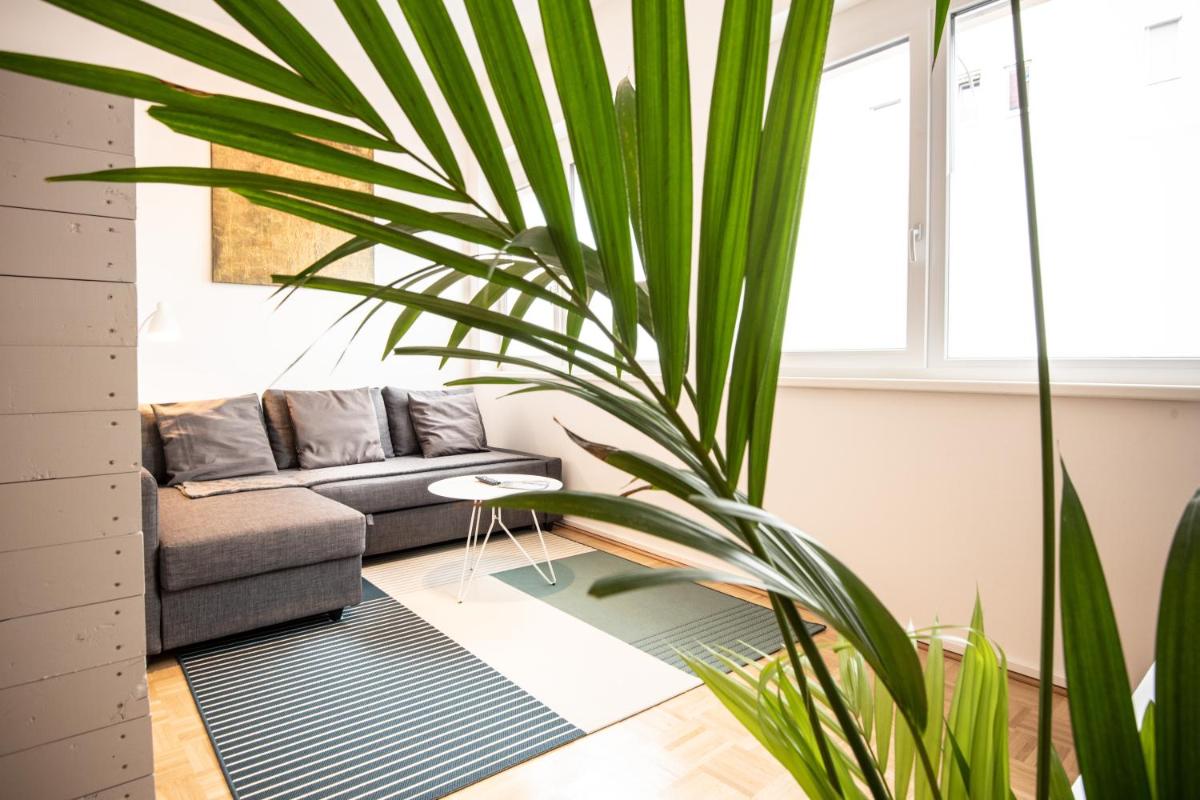 City-Apartment Lendviertel - PRIVATE PARKING GARAGE