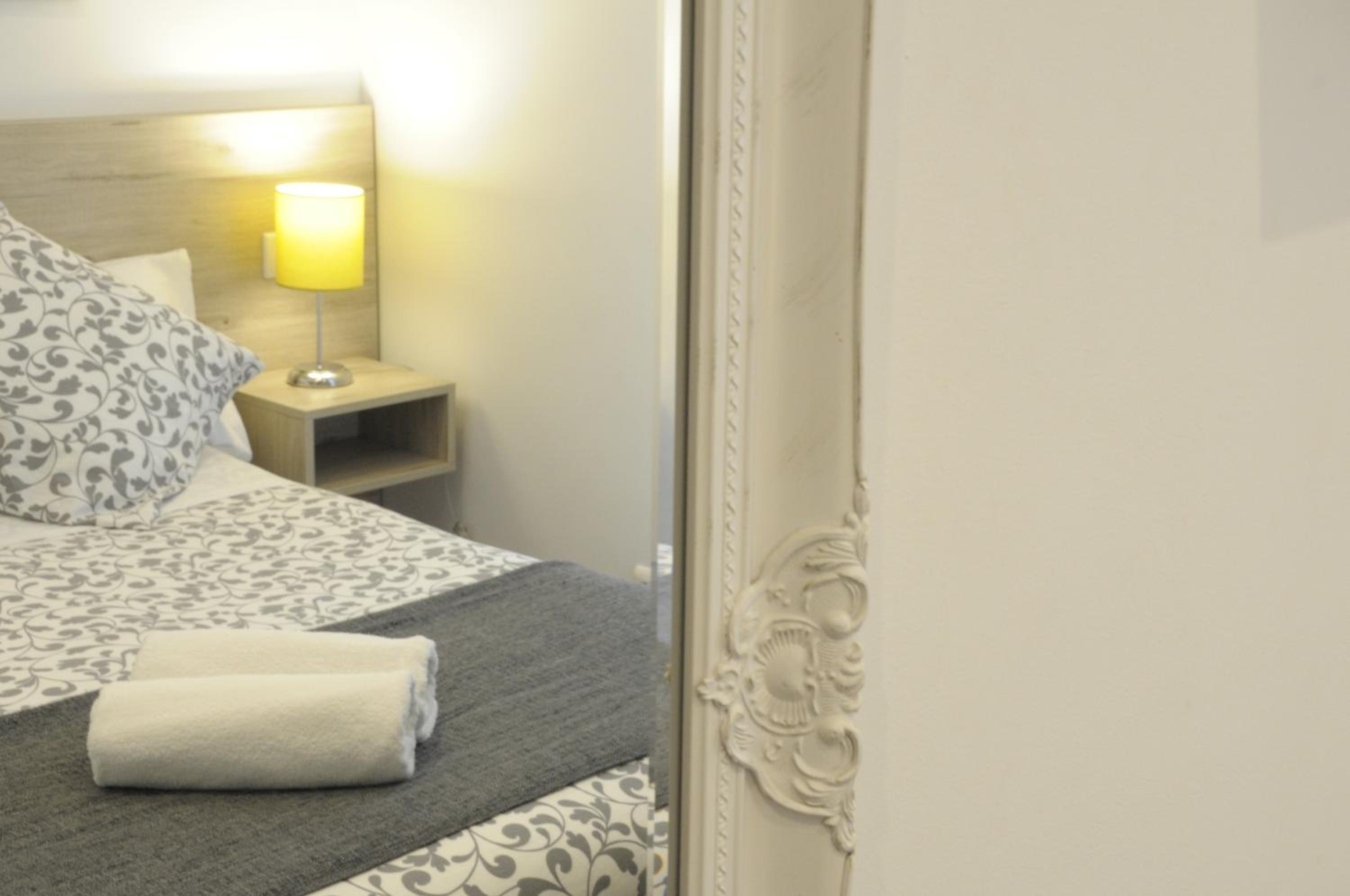 Pensión Old City House