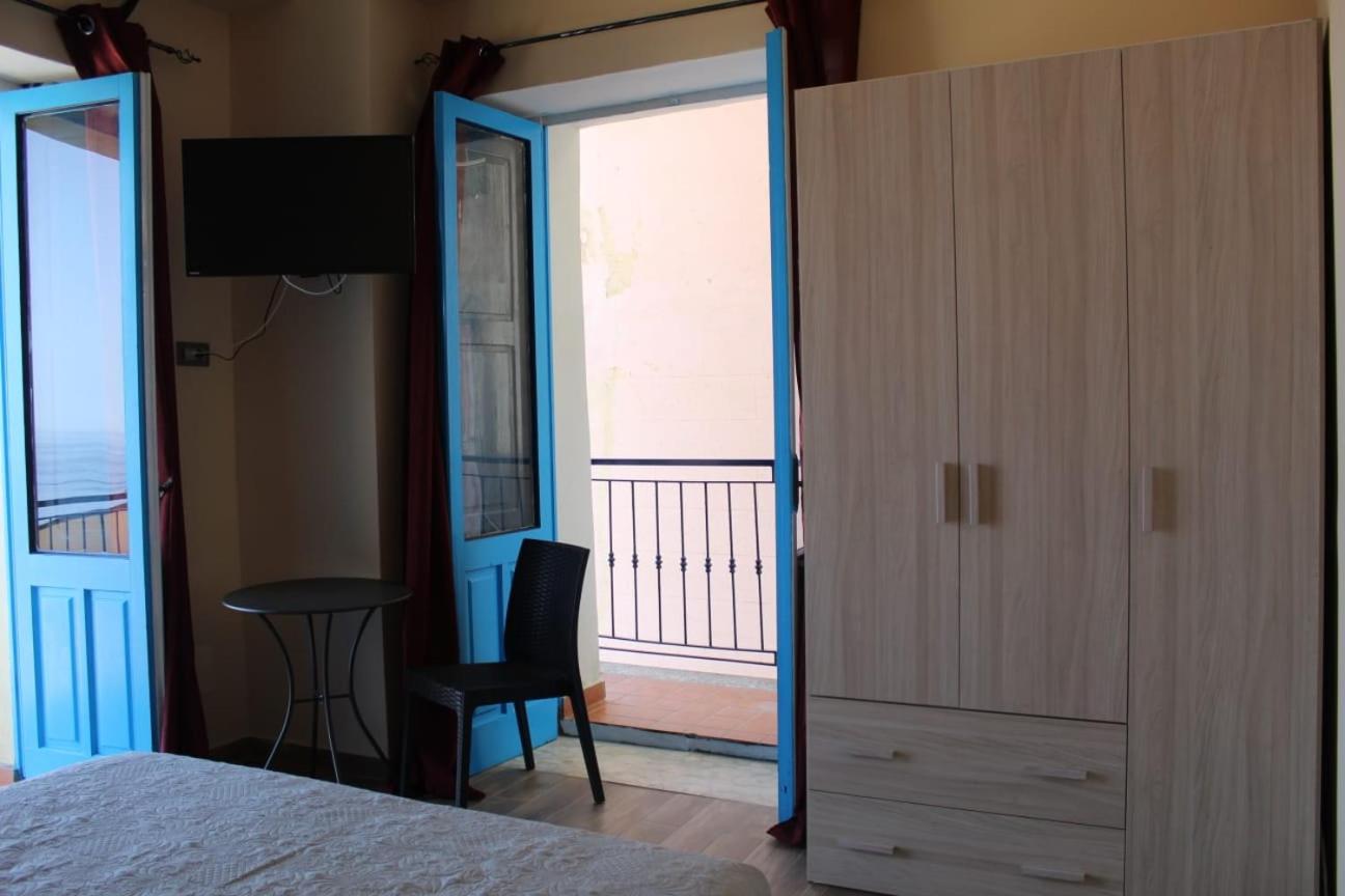 seaside room