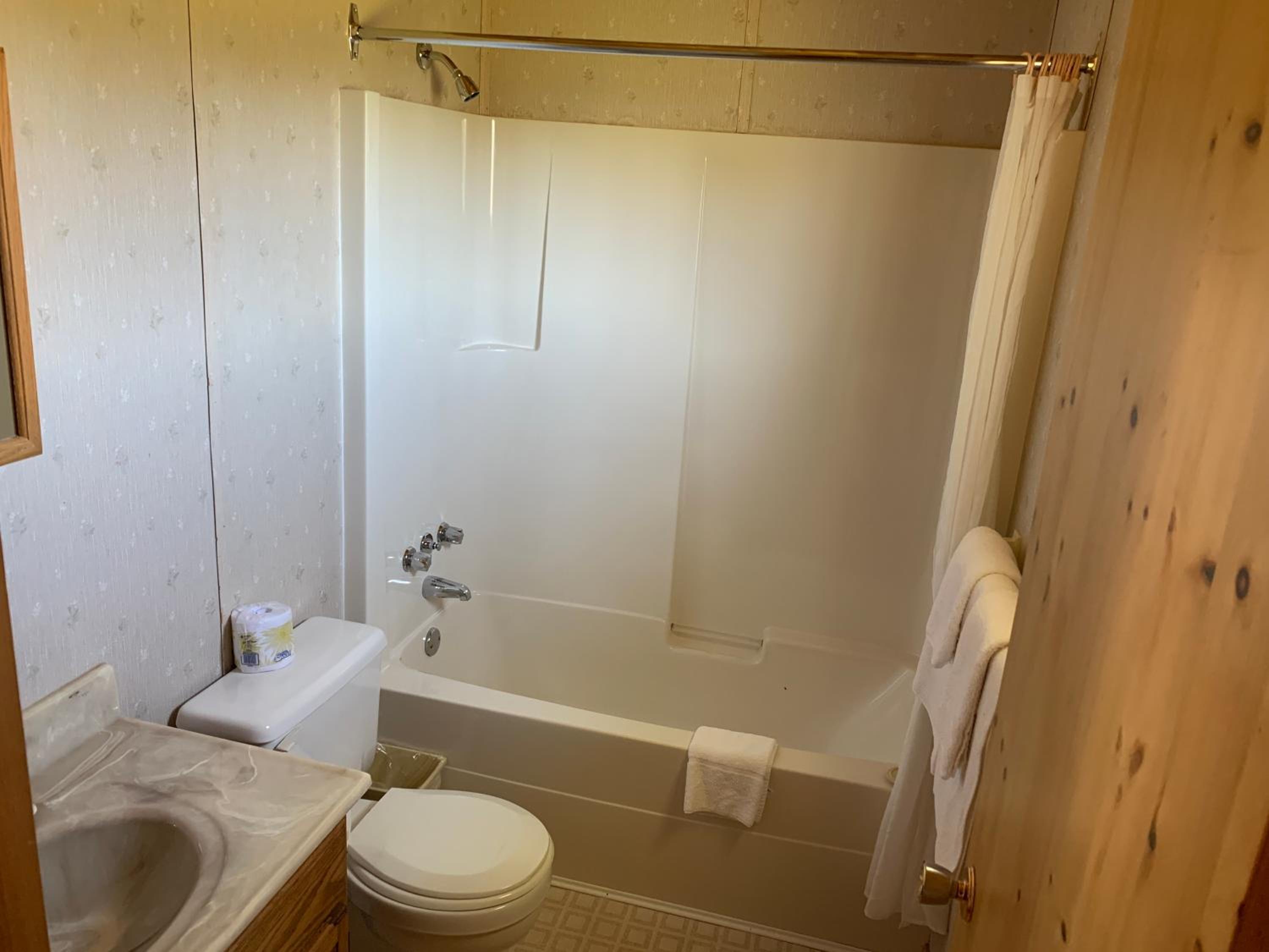 Cavendish Country Inn & Cottages