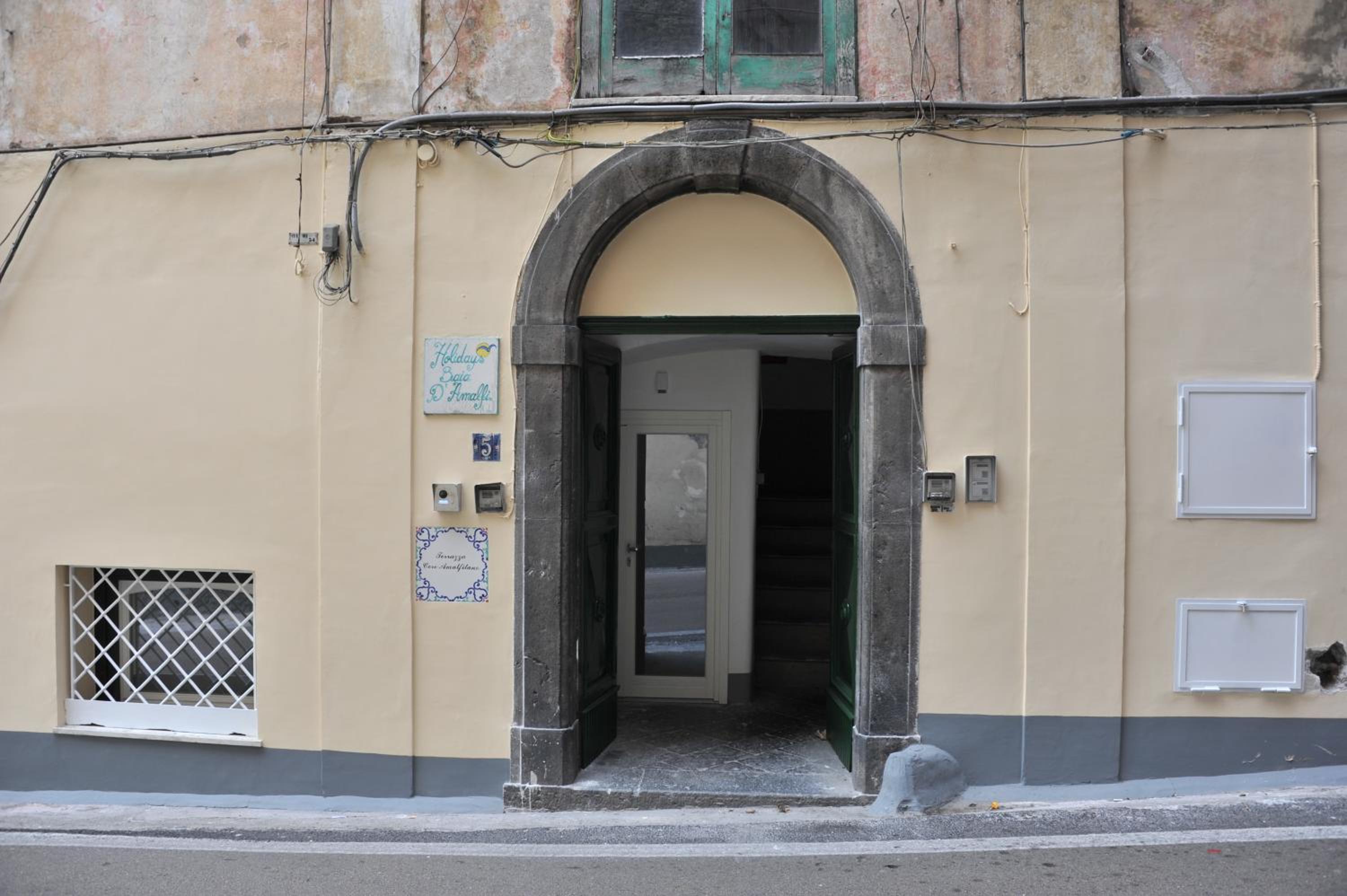 Photo 10