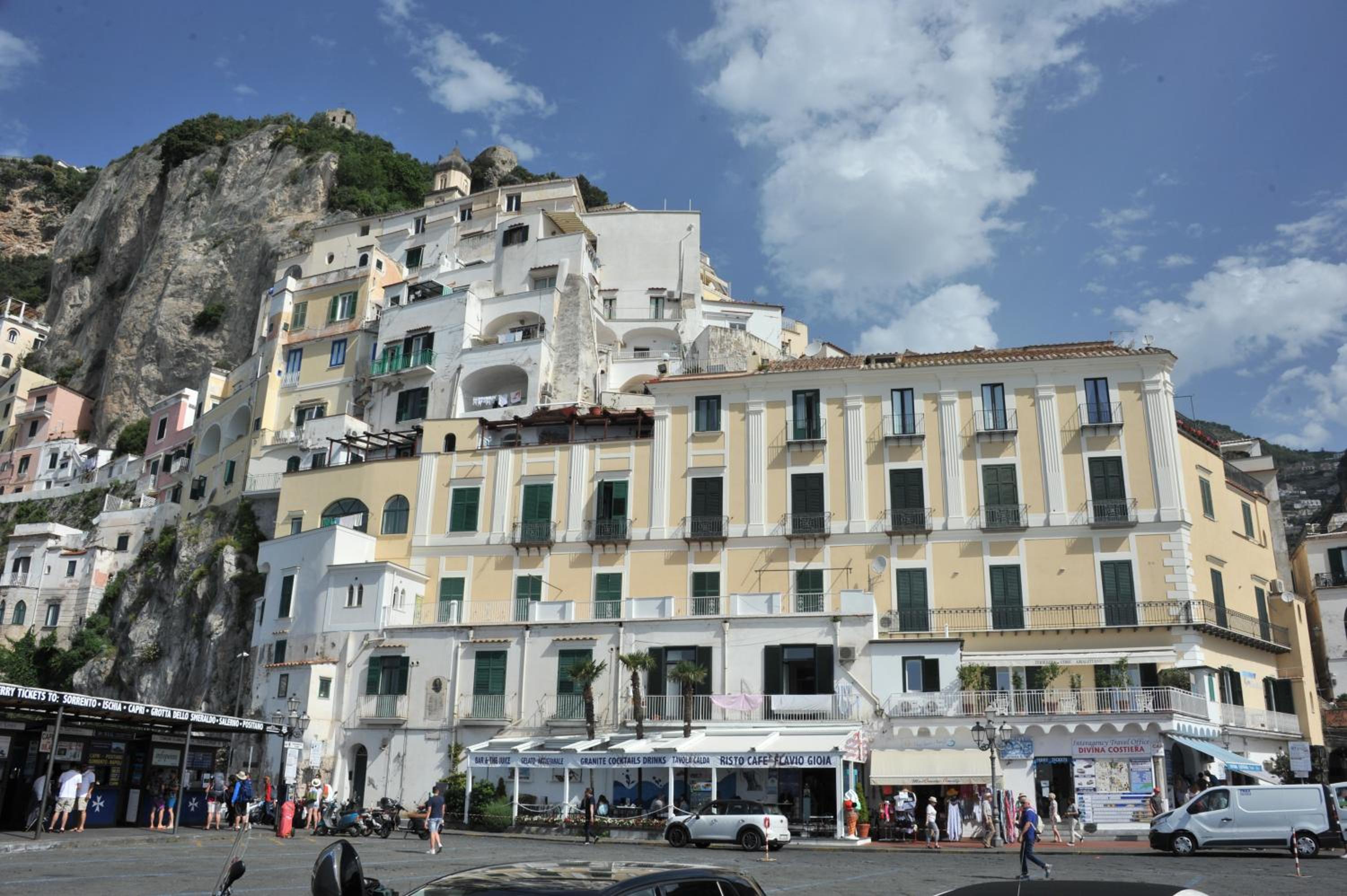 Core Amalfitano City Suites photo 2