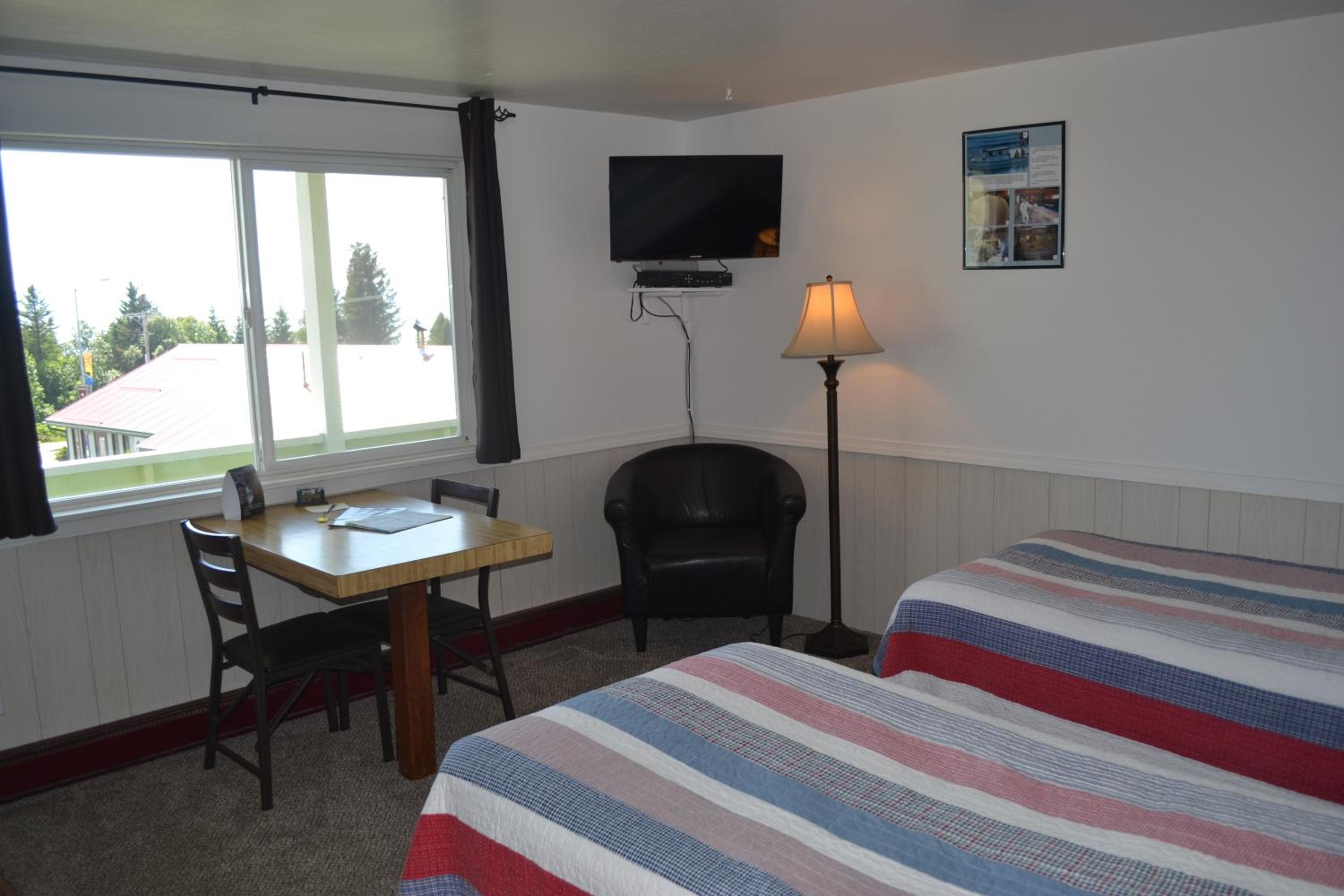 Homer Vacations - Pioneer Inn Downtown - Property Image 12