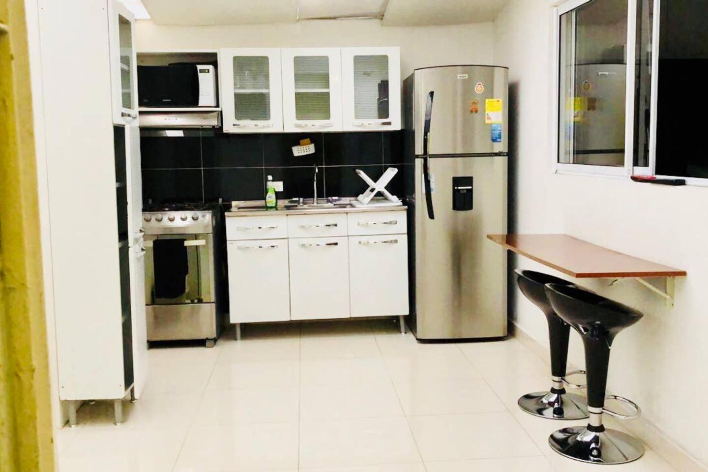 SPACIOUS 2 BEDROOM APARTMENT CENTRAL LOCATION 101 view 2