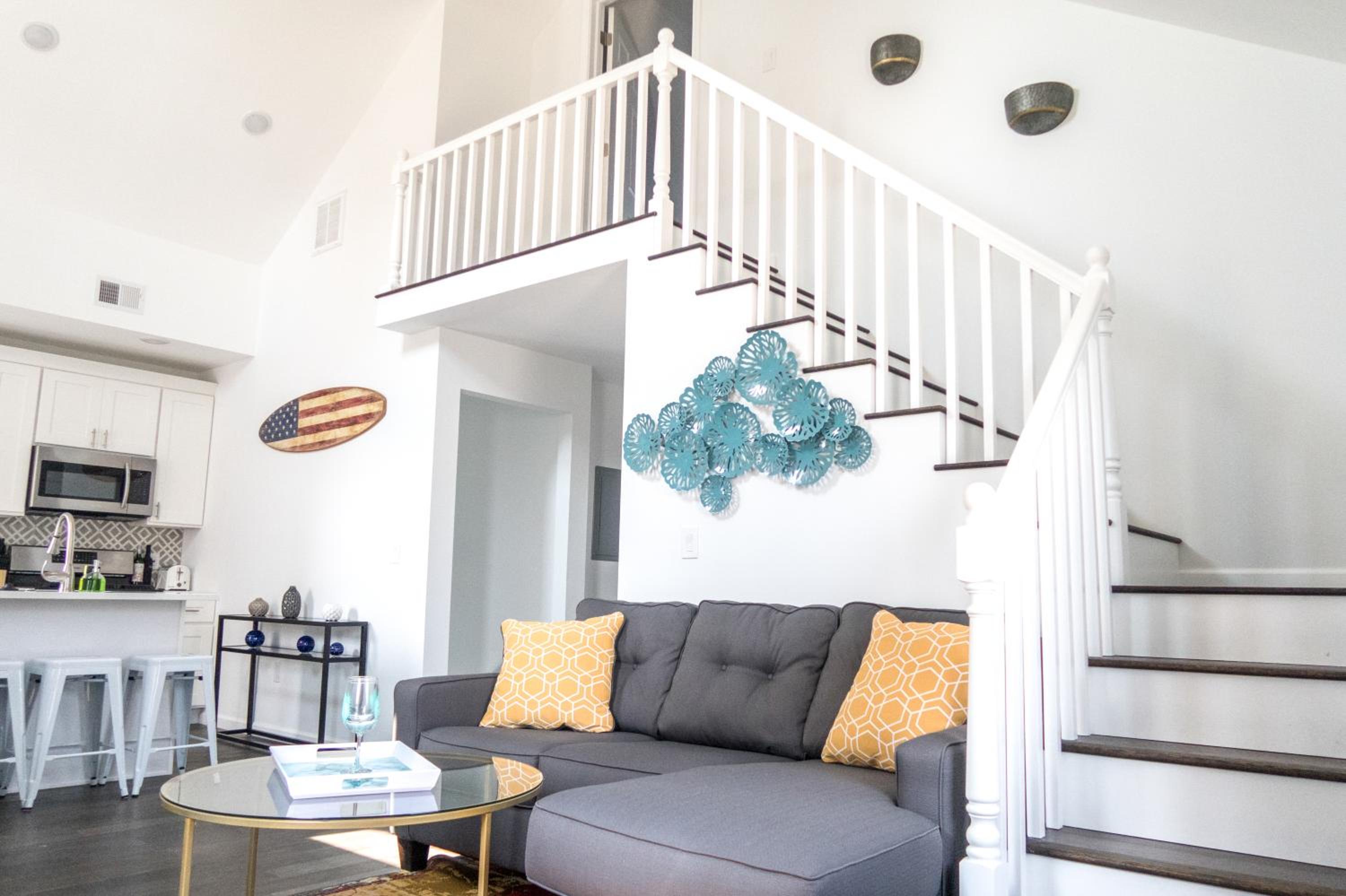 Lux 3 Bd - Perfect & Parking & Massive Patio view 3