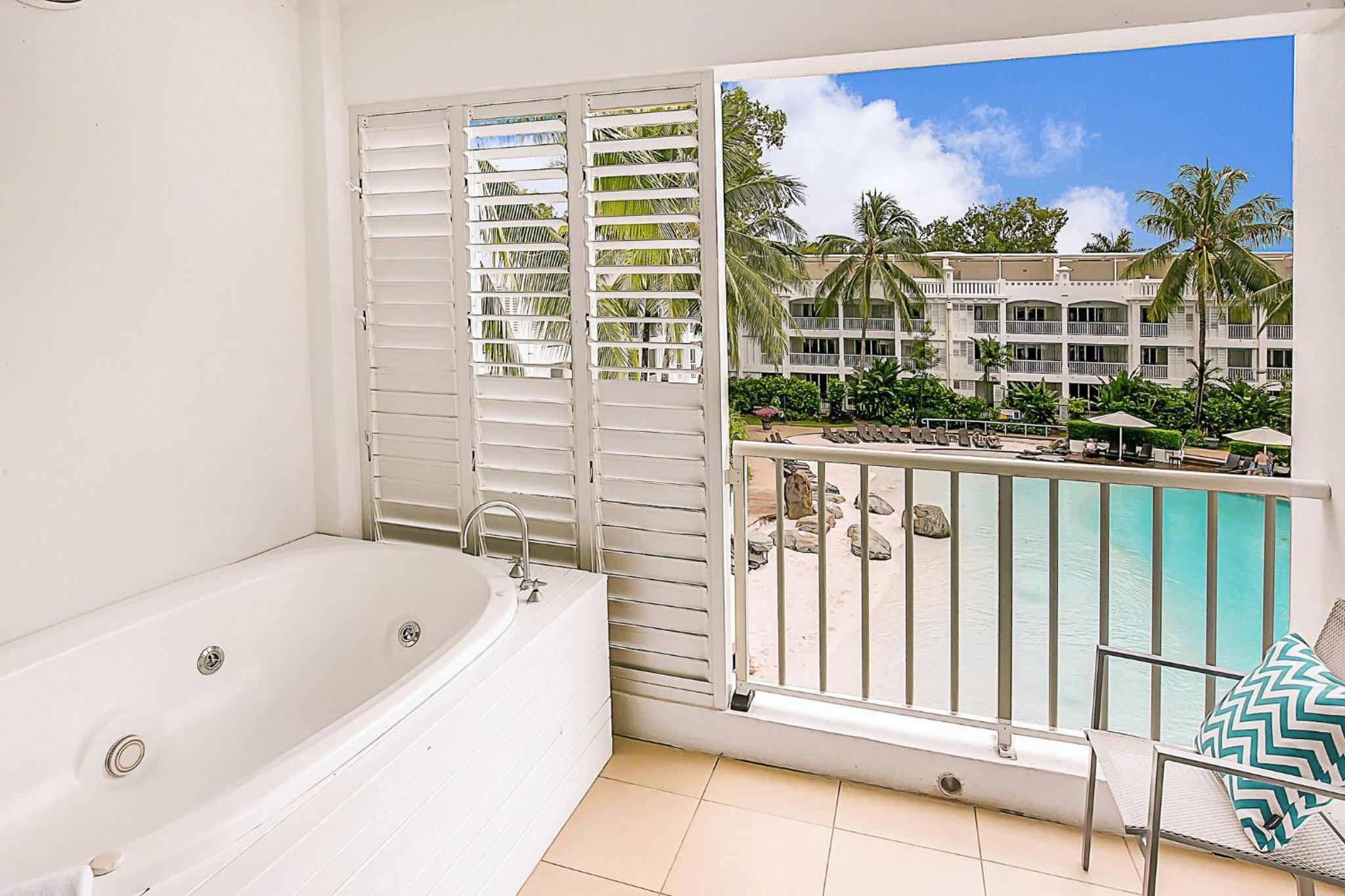 Elysium Private Accommodation at Beach Club & Spa