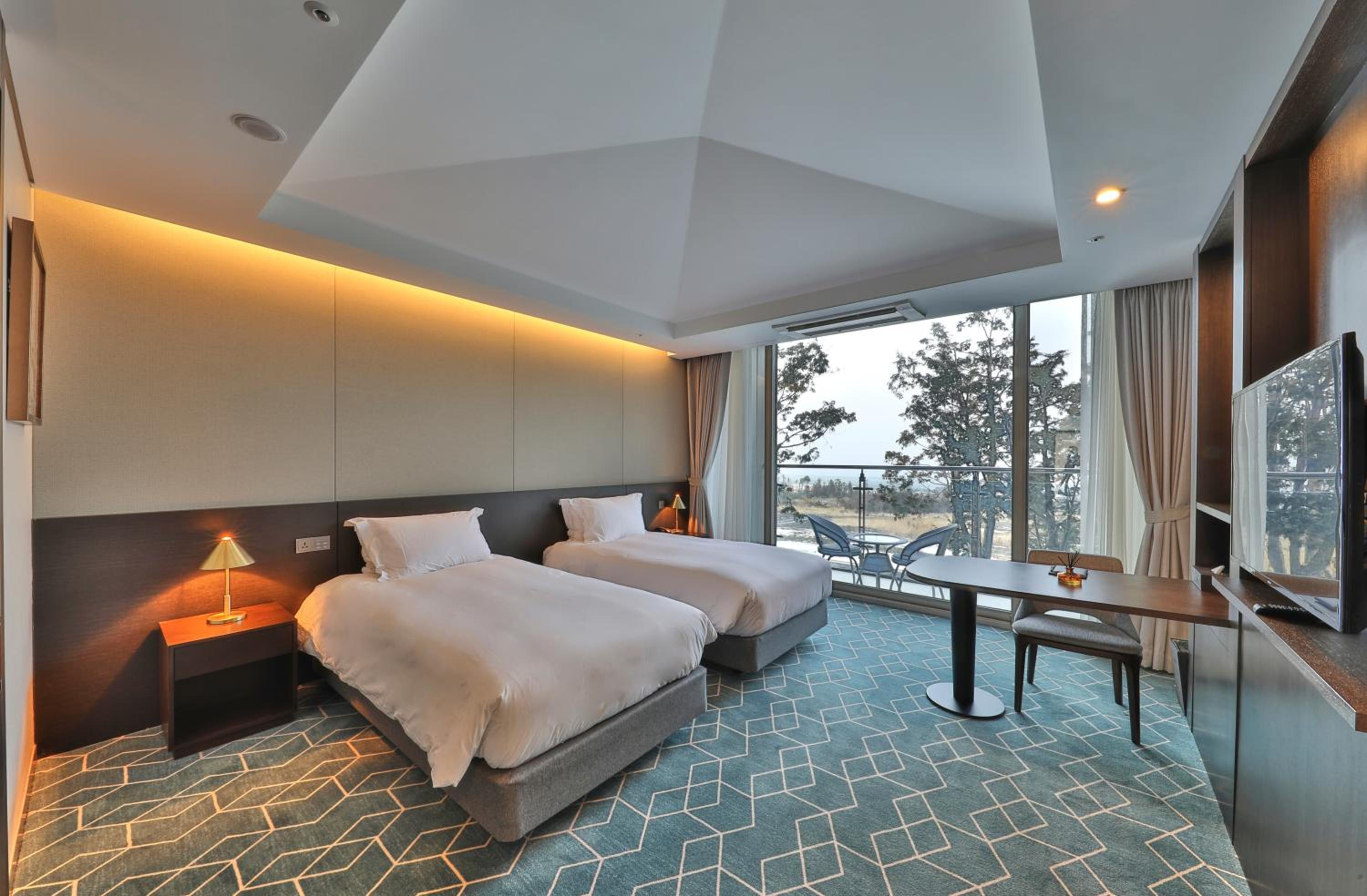 Camphortree Hotel and Resort