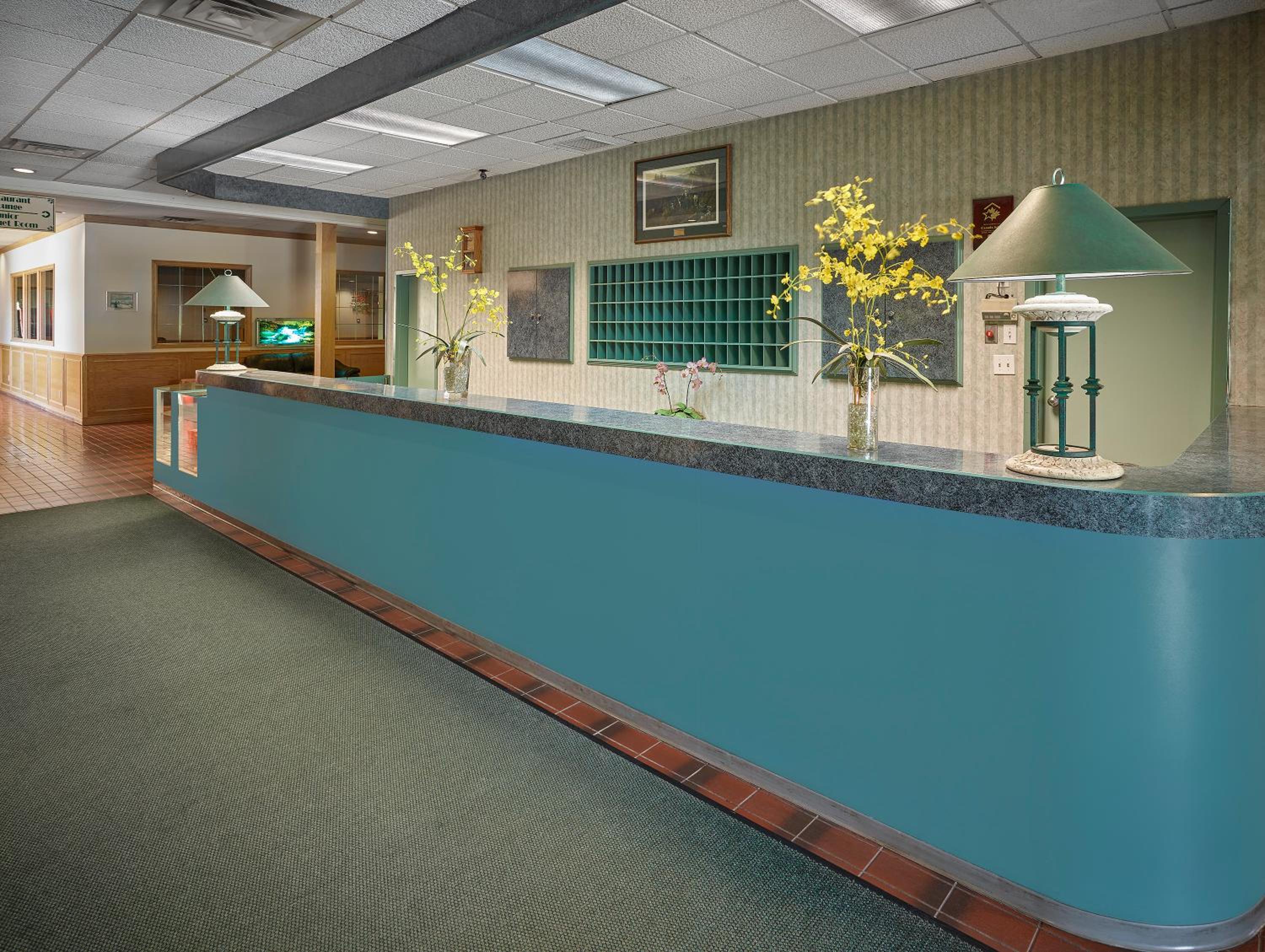 Hinton Vacations - Crestwood Hotel - Property Image 8