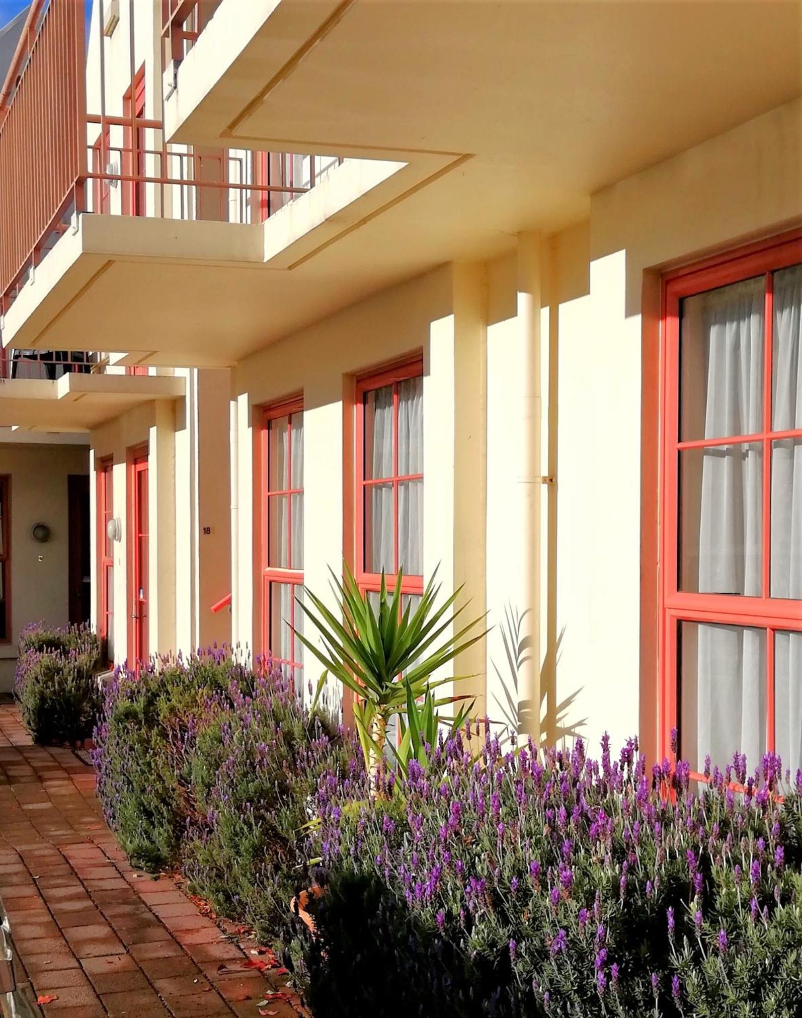 Addington Stadium Motel - Image 5