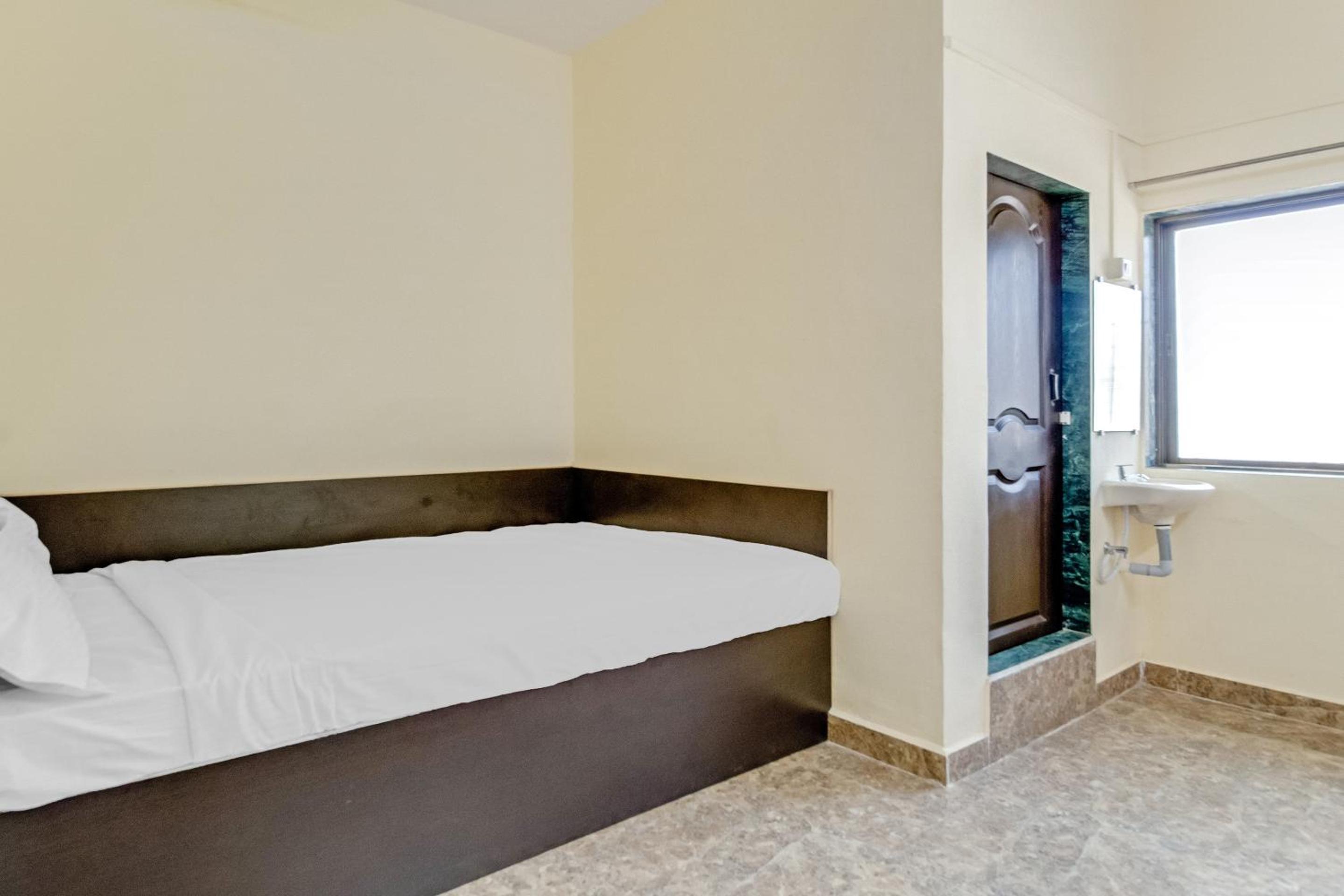 Hotel Karla Hill - Lonavala view 5