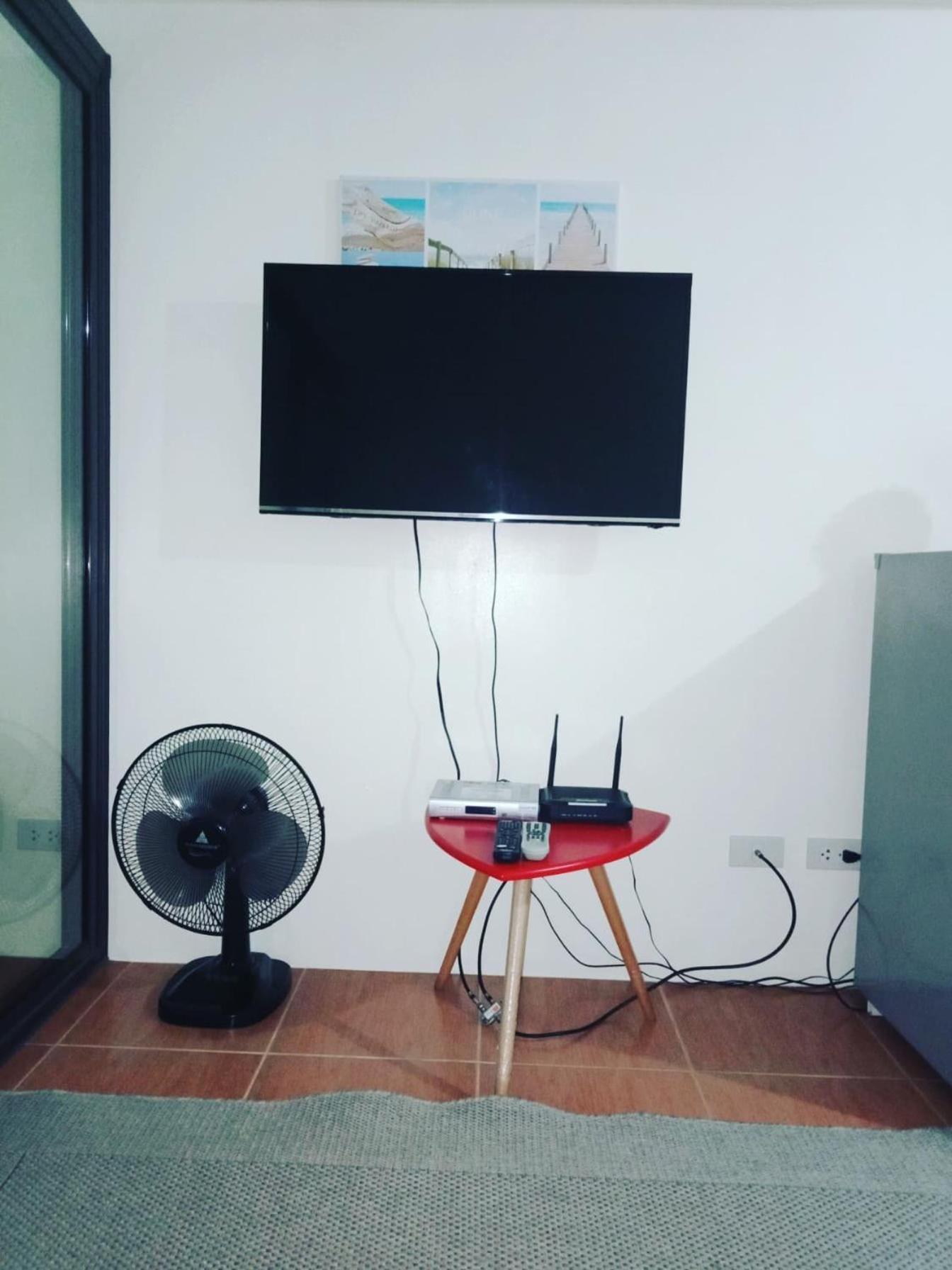 Oasis Studio Near Limketkai Mall Pool, Wi-Fi & Cable TV view 5
