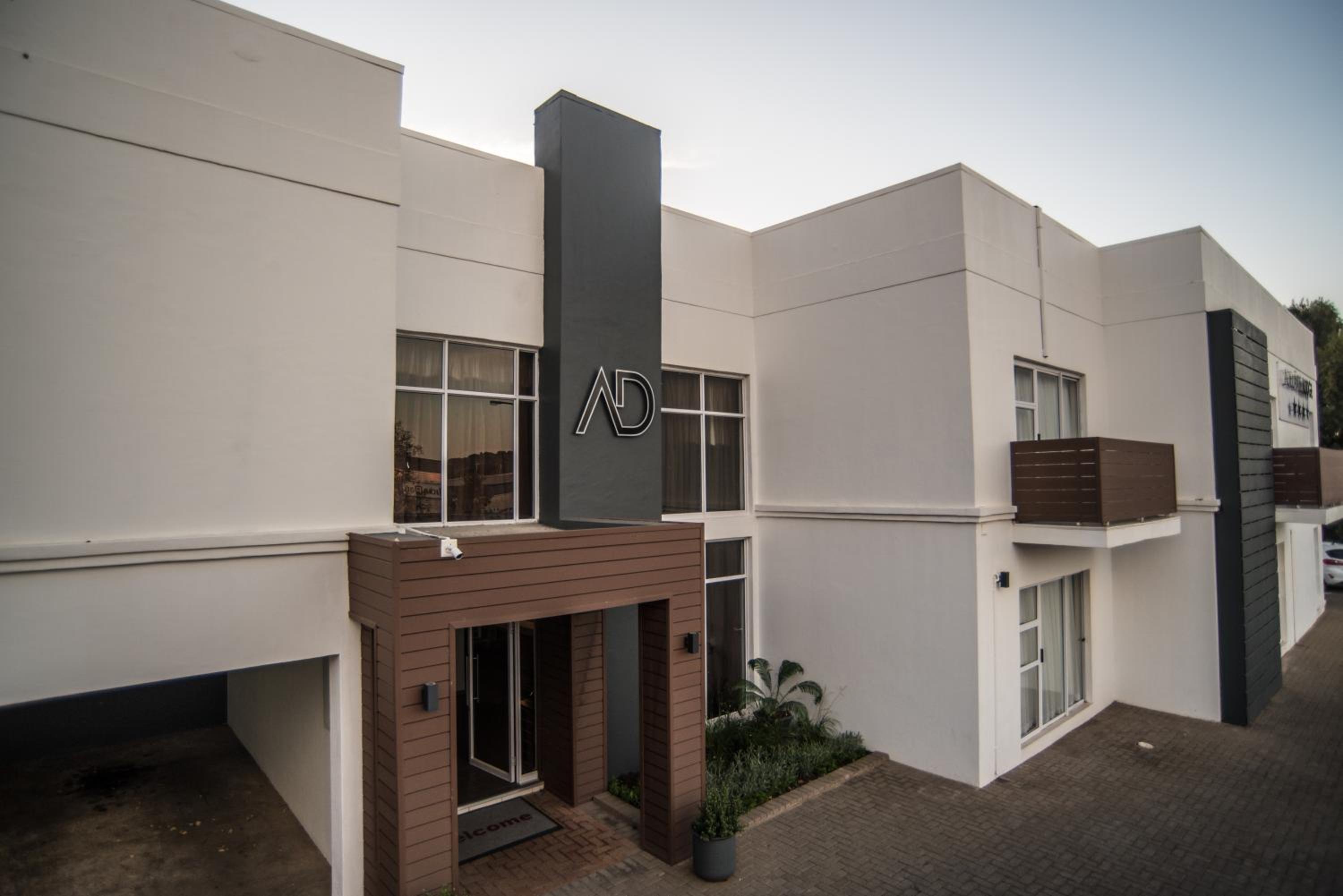 Adelante Lodge