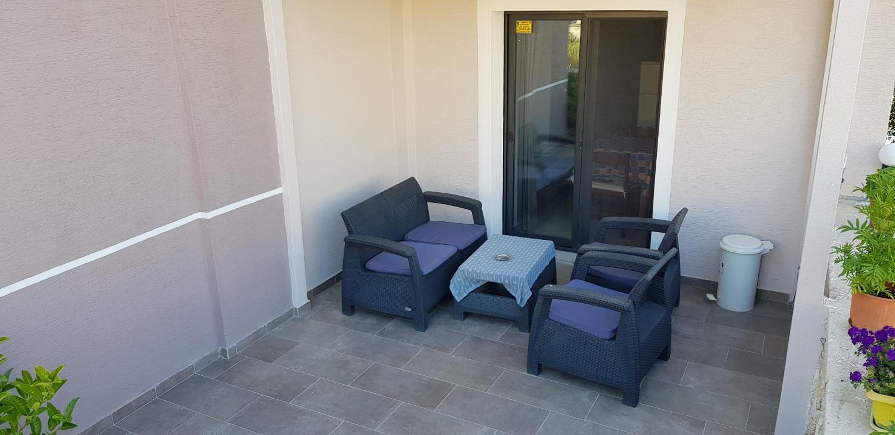 Apartments Villa Dovinefa