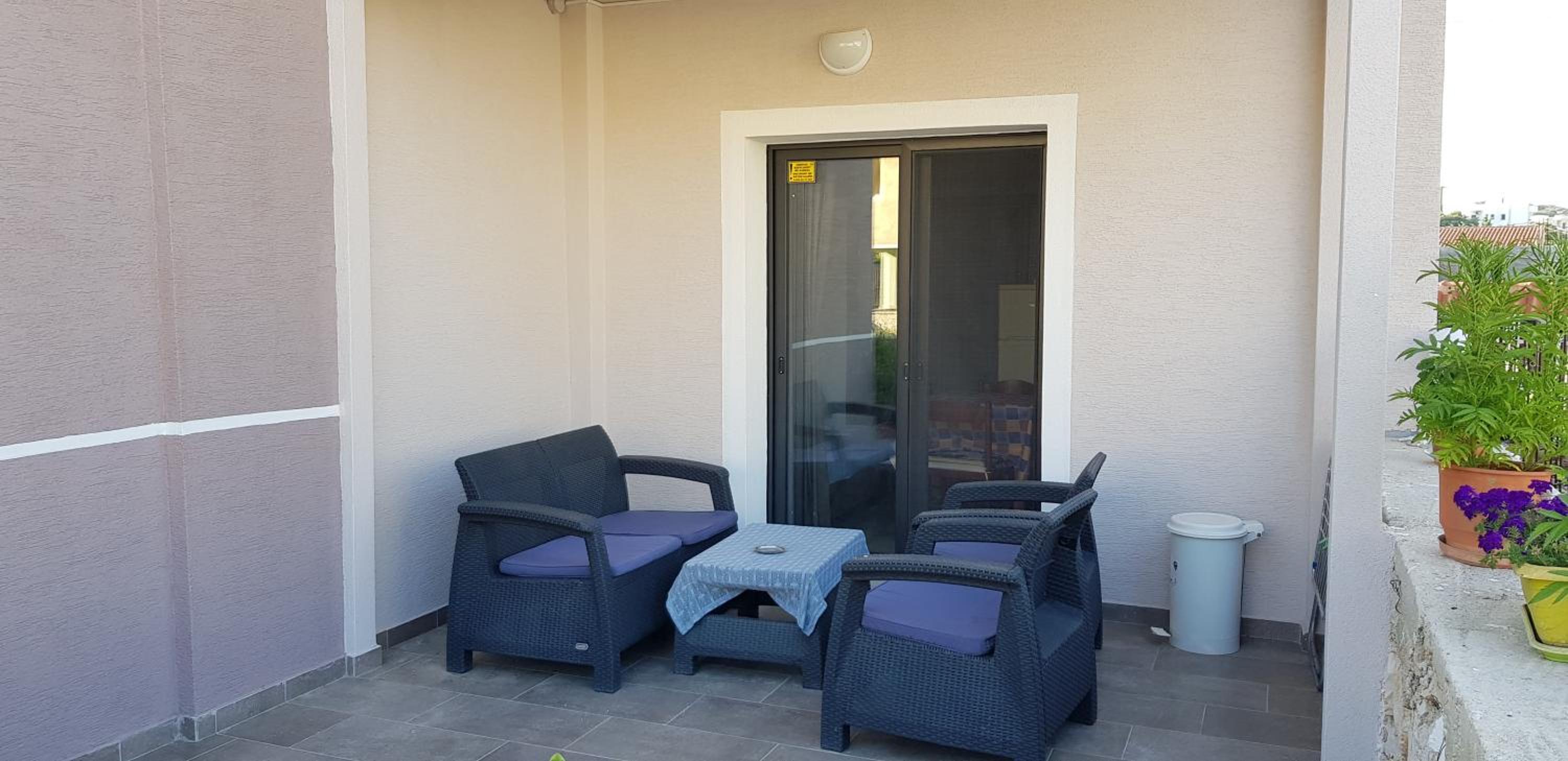 Apartments Villa Dovinefa