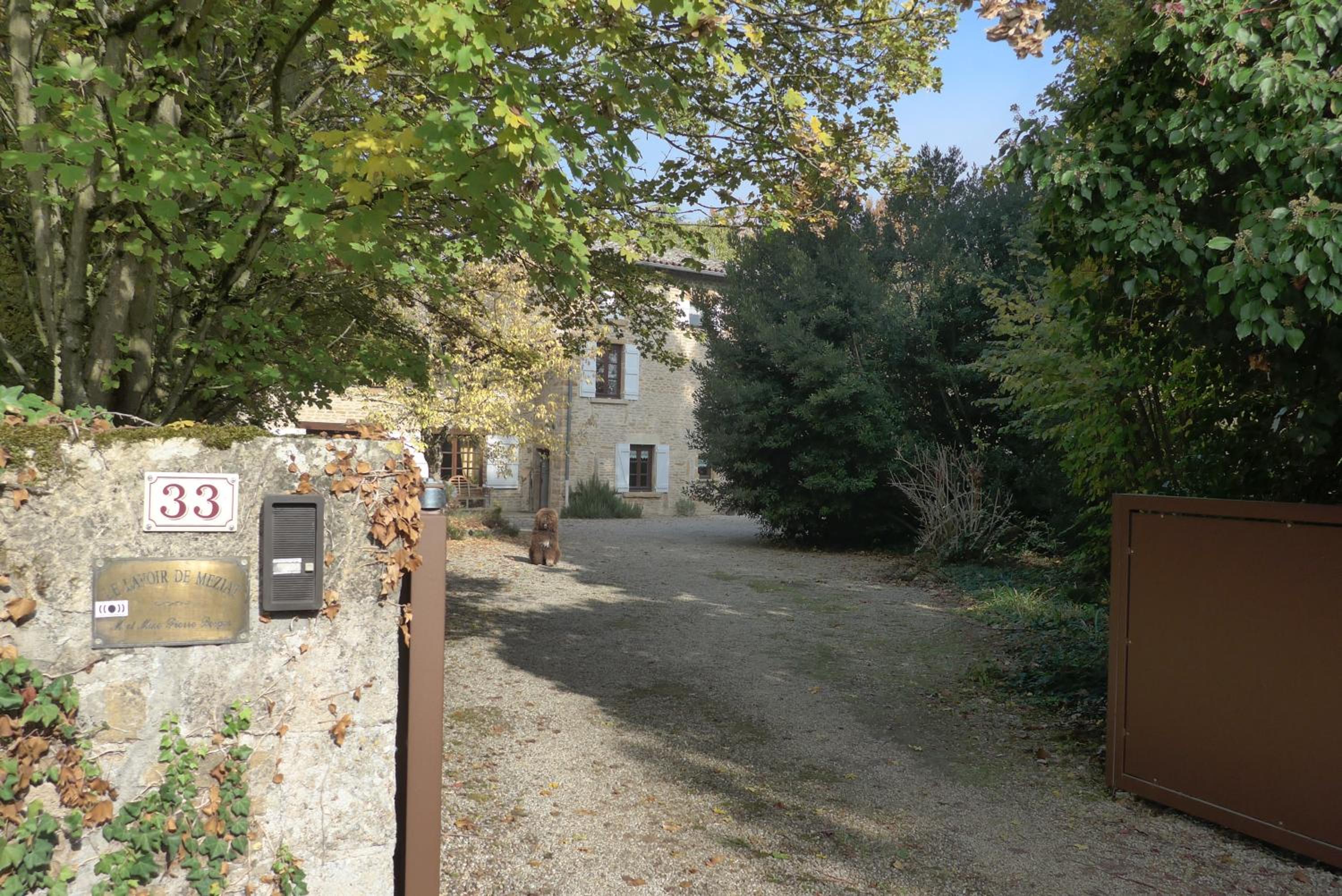 Le Lavoir de Meziat view 3