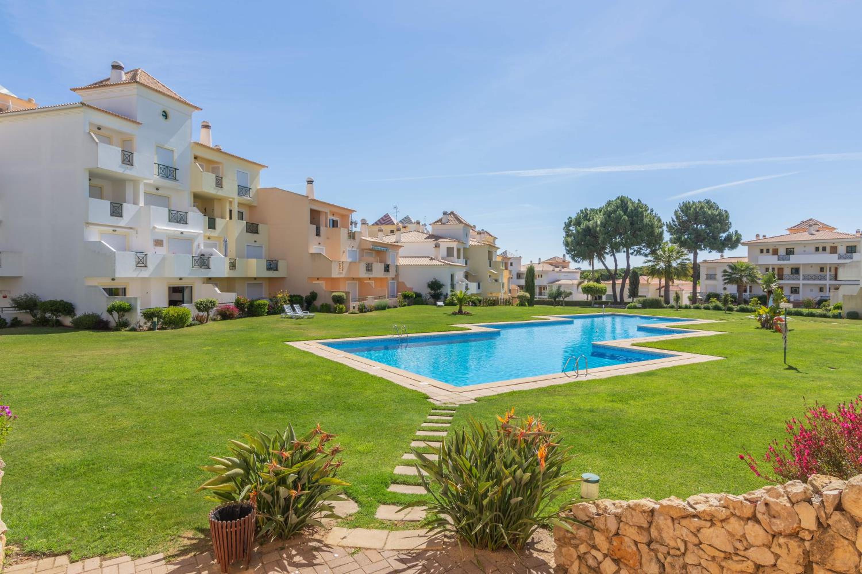 Jardins Santa Eulalia by Garvetur view 4