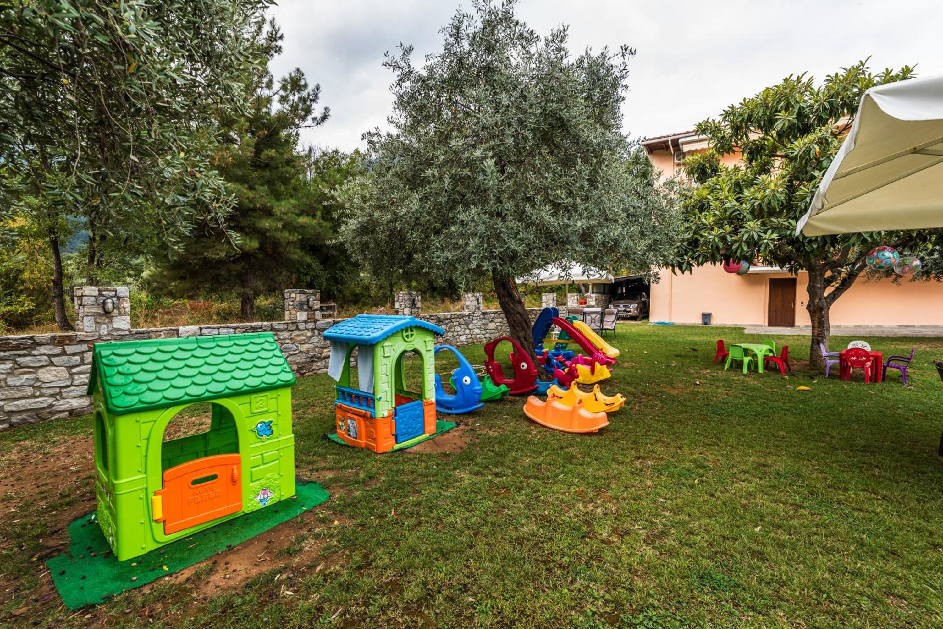 Dryades Apartments & Studios view 5