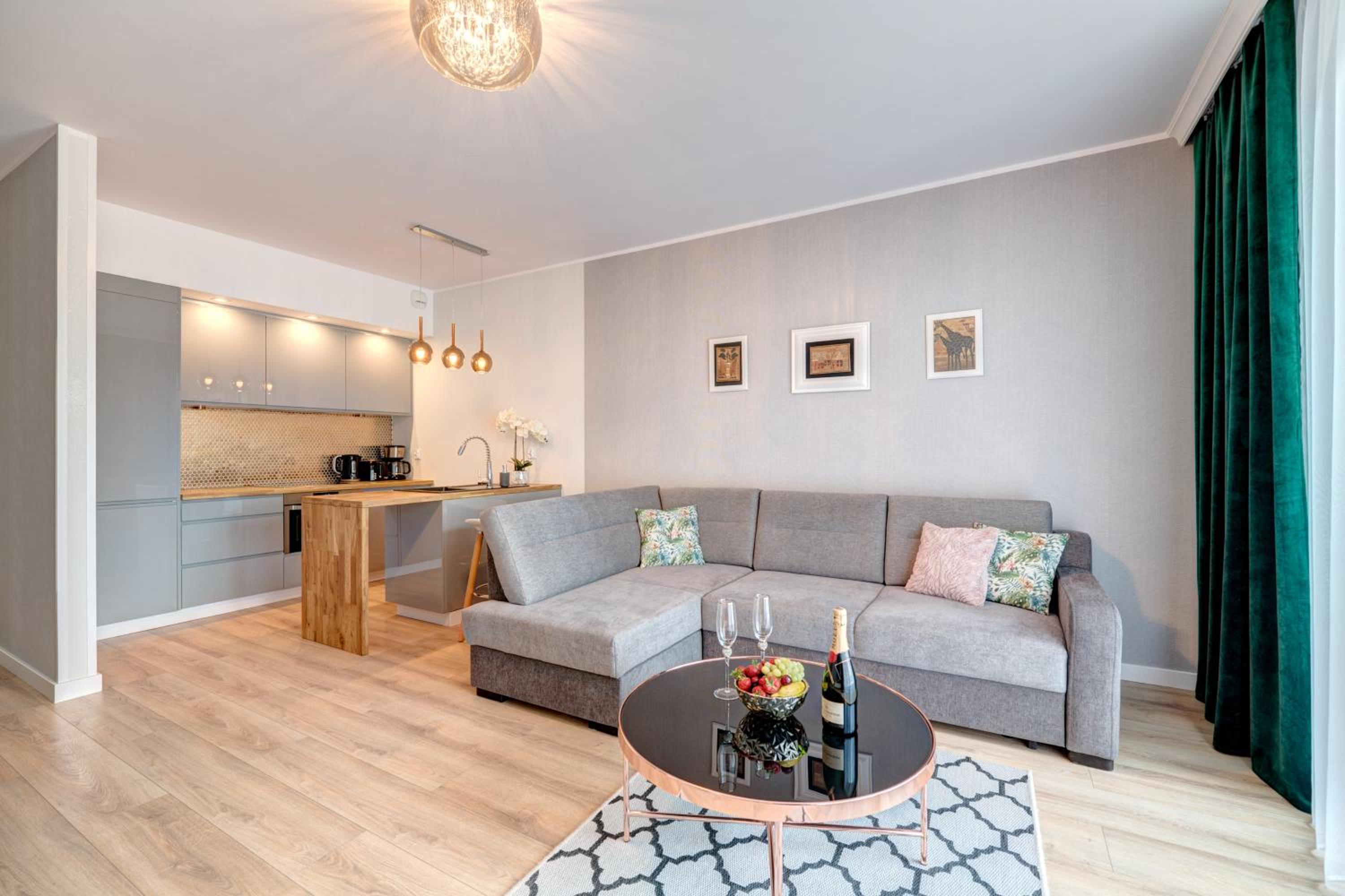 Live & Travel Apartments Number 1