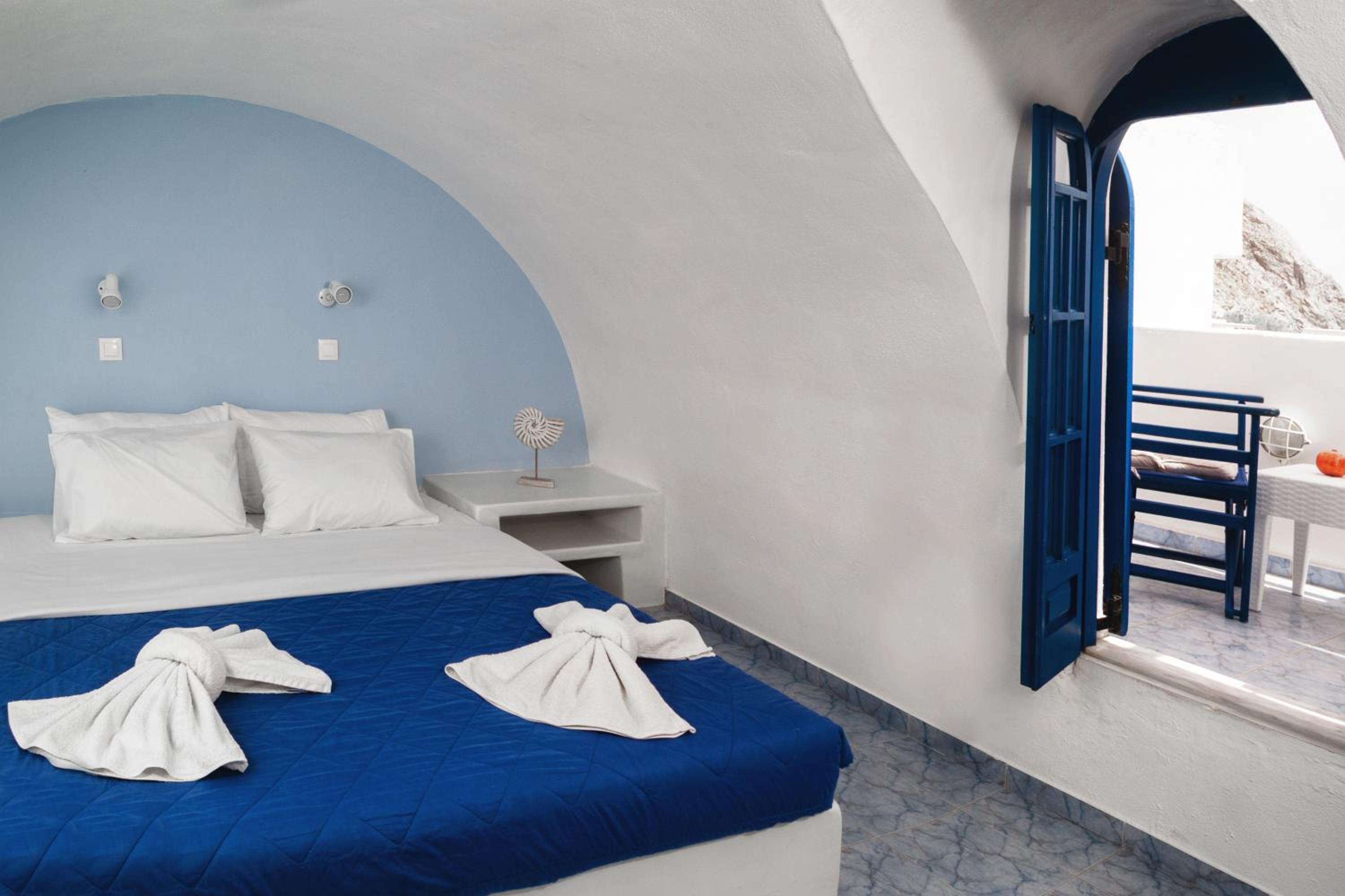 Roula Villa Studios & Apartments photo 4