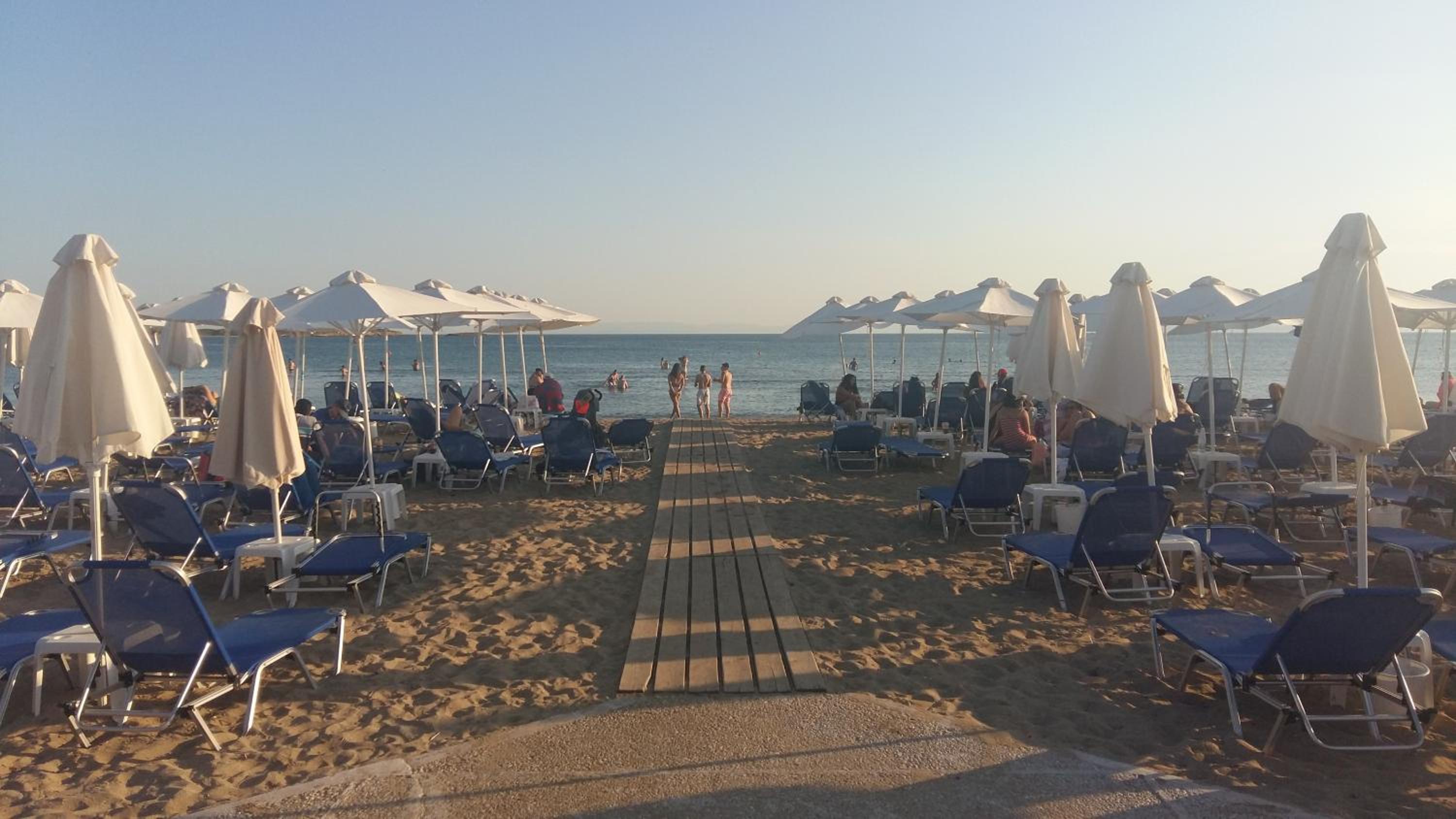 Family getaway, spacious and luxurious, sea view, terrace, 5 minutes from Voula beach, 30min from Athens center