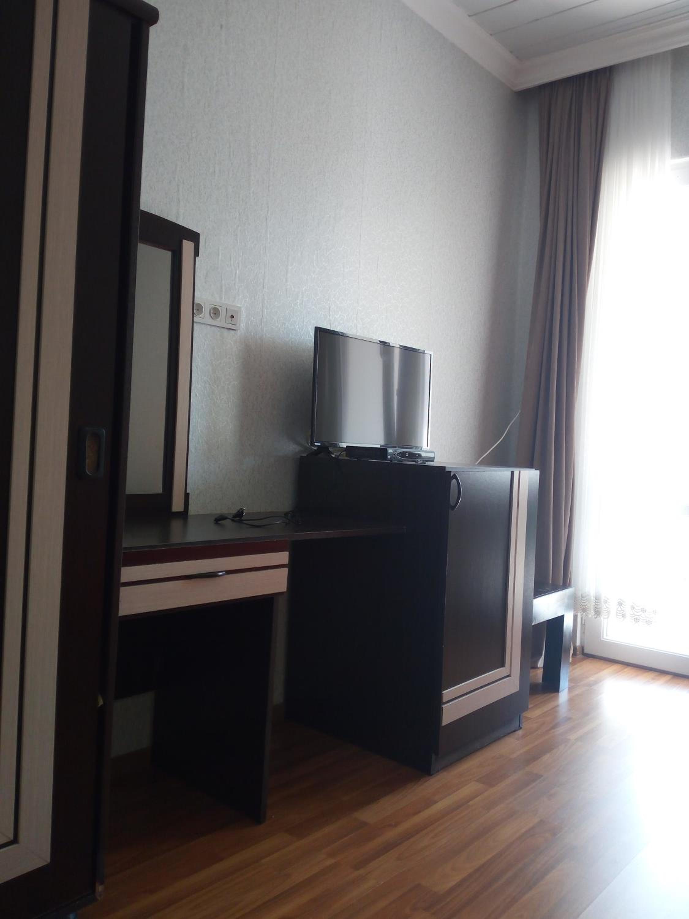 Photo 10