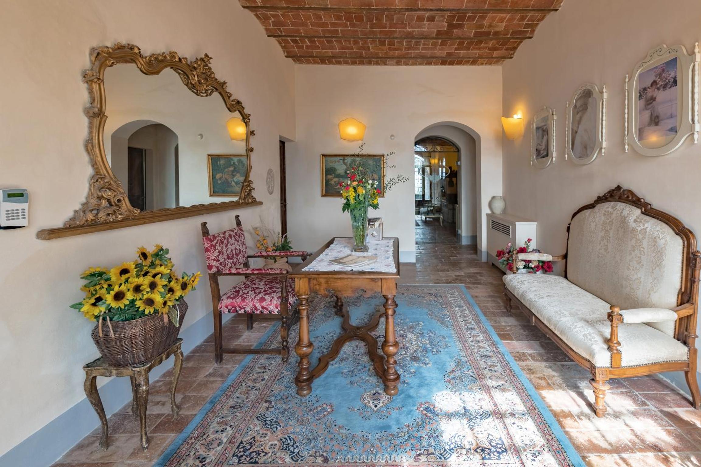 Villa De' Michelangioli view 4
