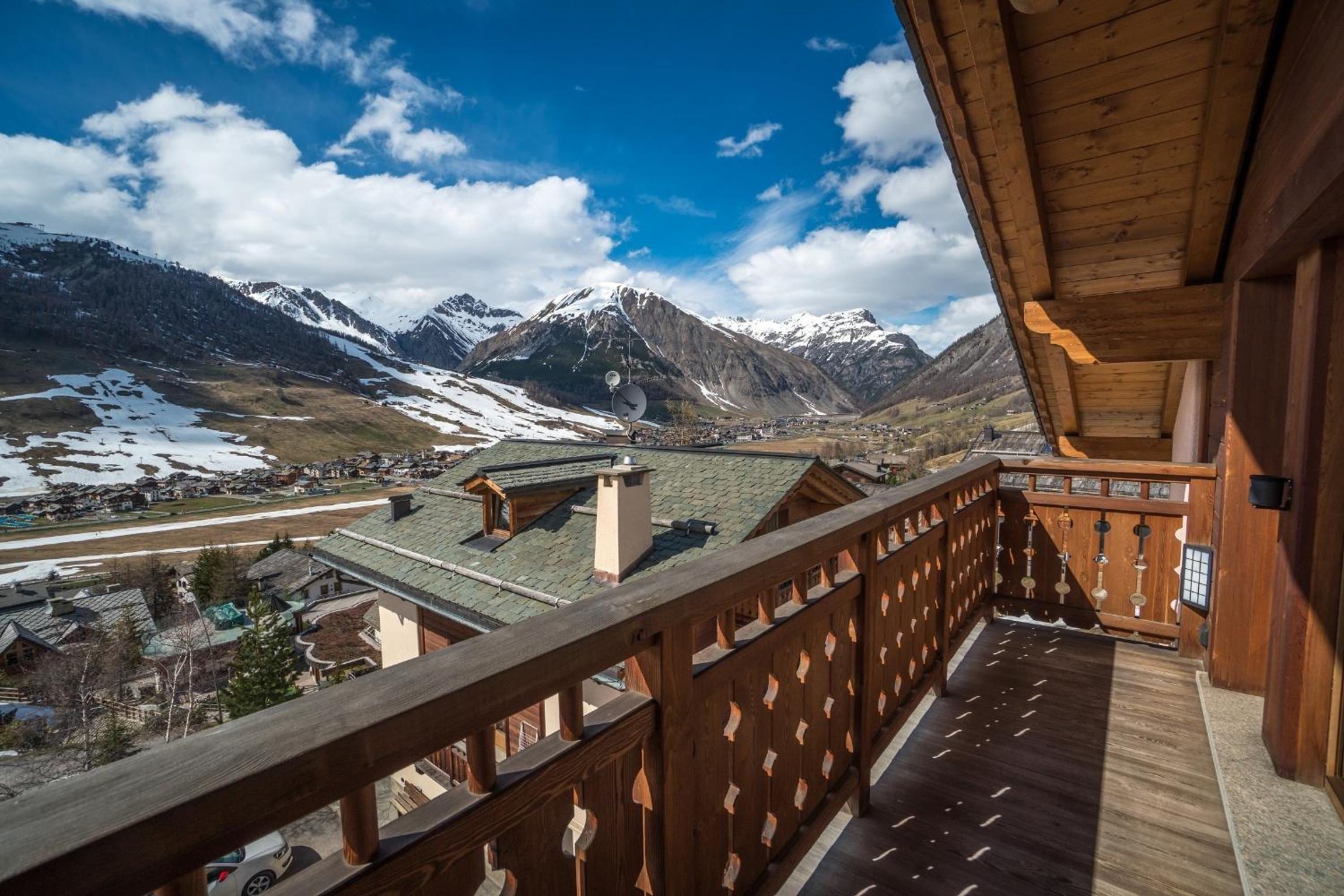 Chalet Teola