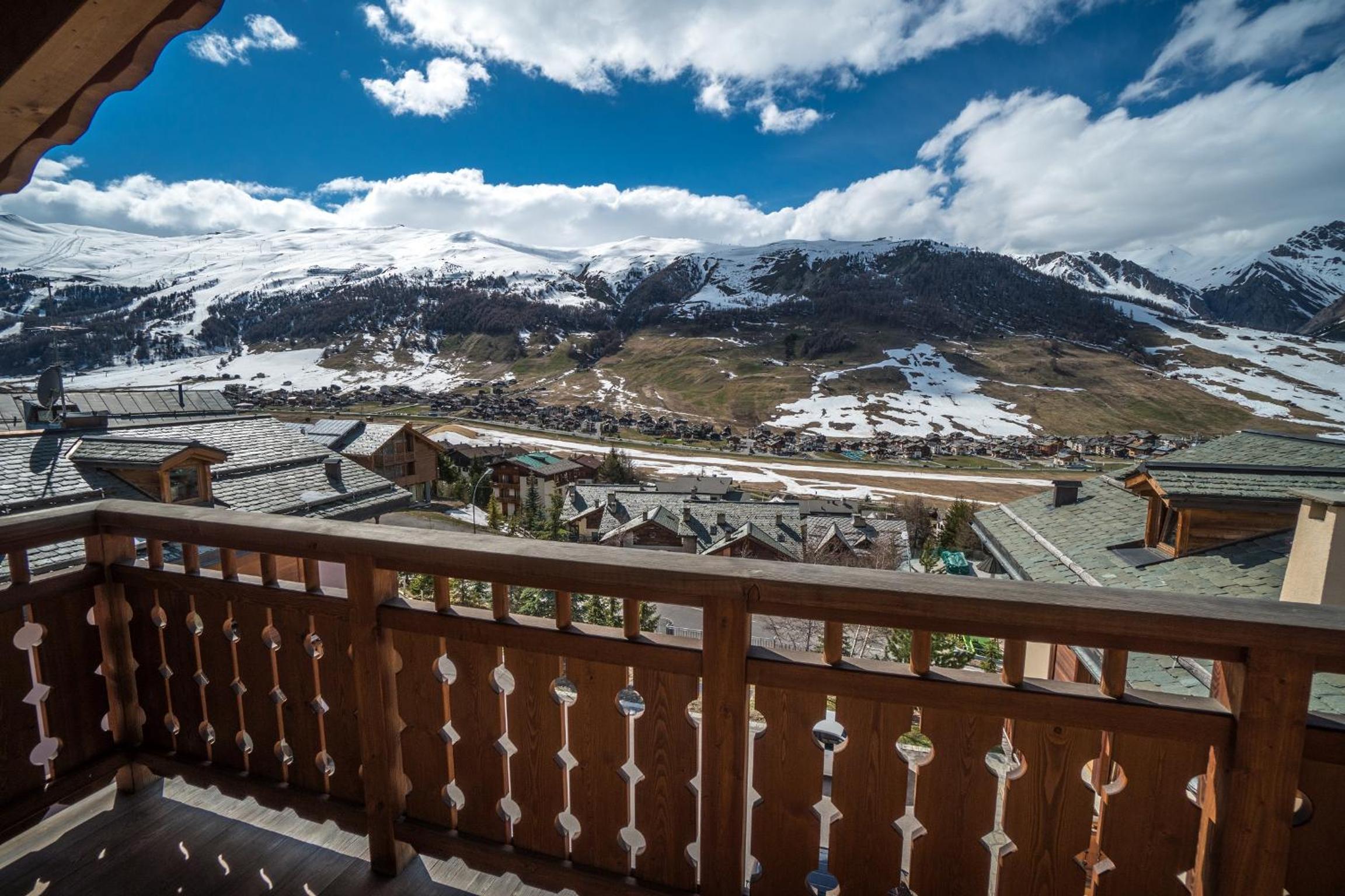 Chalet Teola