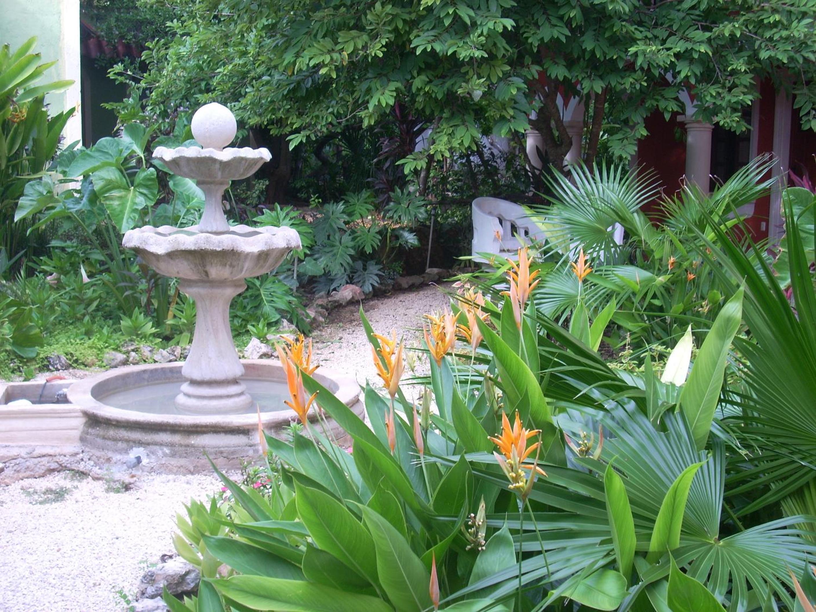 Gardenhotel Macan Ché B&B