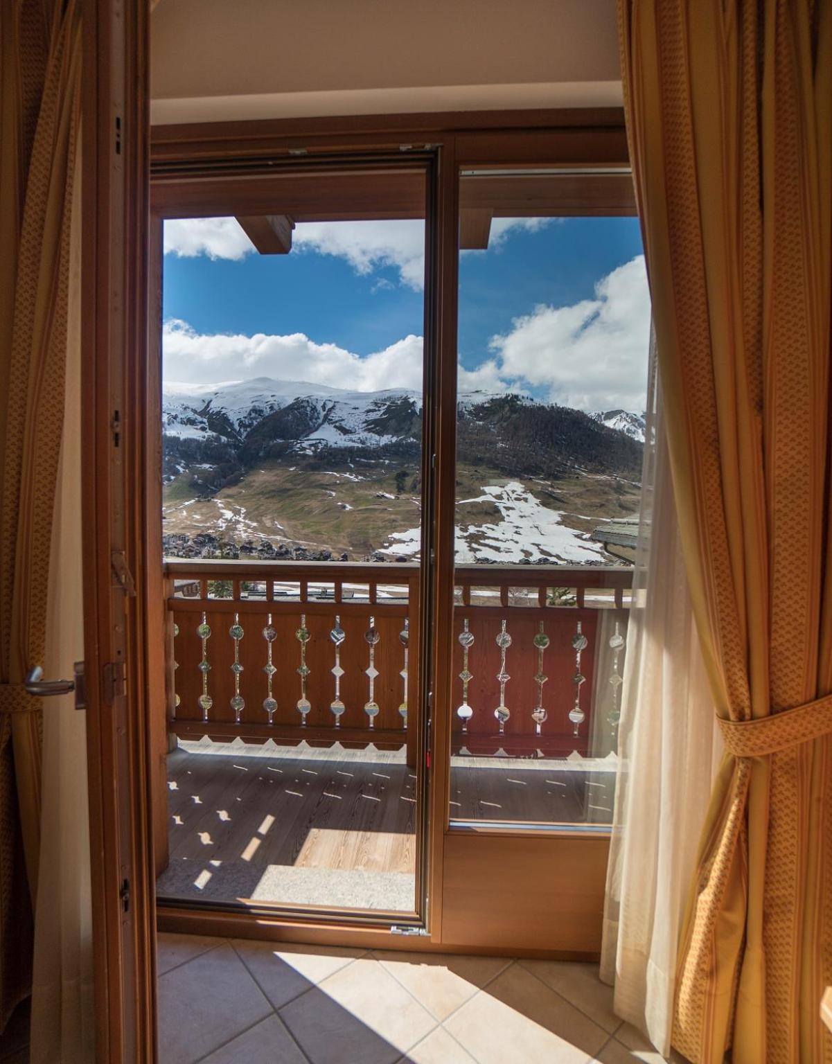 Chalet Teola