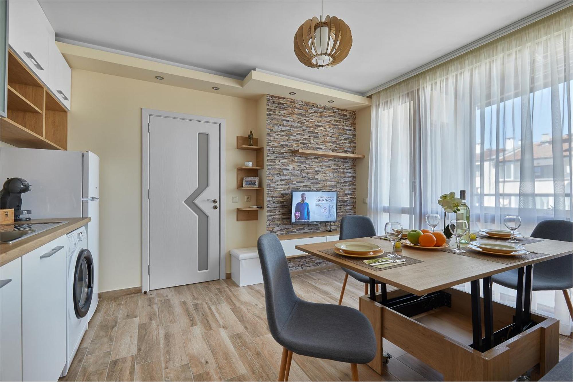 ROMANCE APARTAMENT & Free Parking view 3