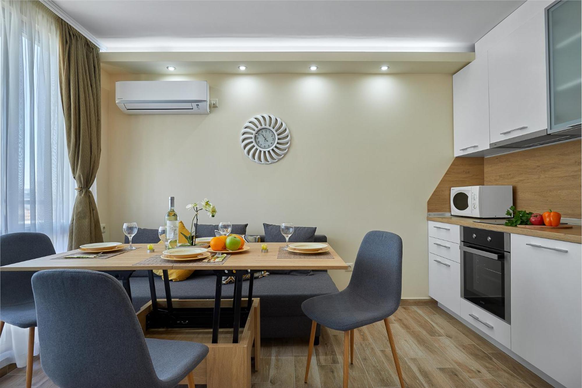 ROMANCE APARTAMENT & Free Parking view 5