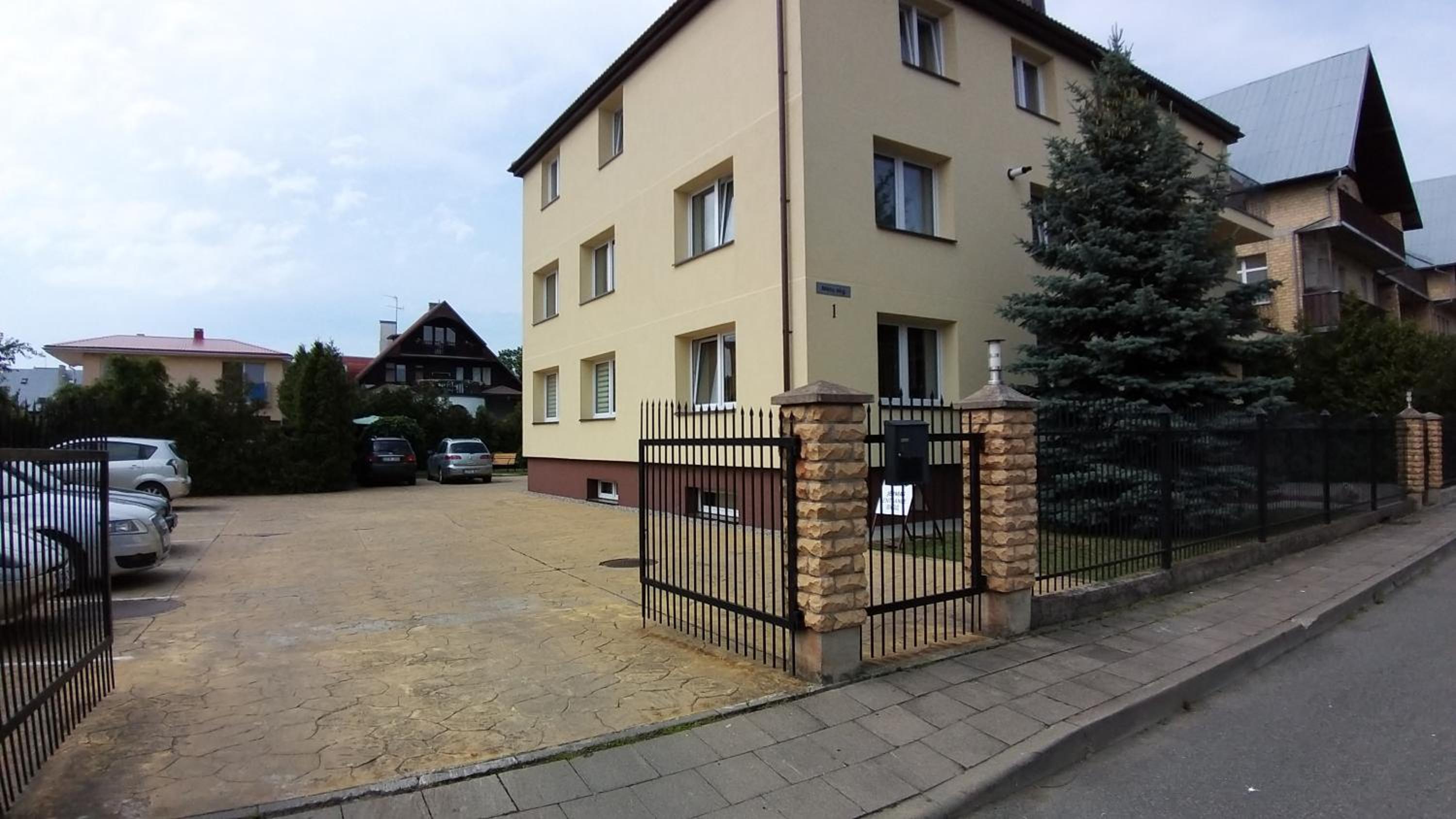Photo 51