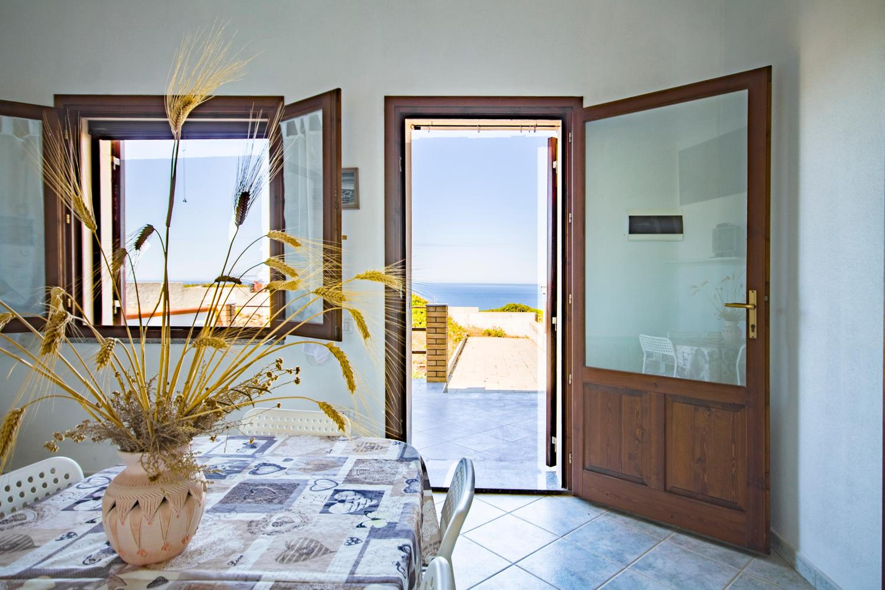 CASA VITALIA- SUPER Vista Mare-2 camere -Giardino-BBQ - WiFi FREE-Parcheggio IUNP5732