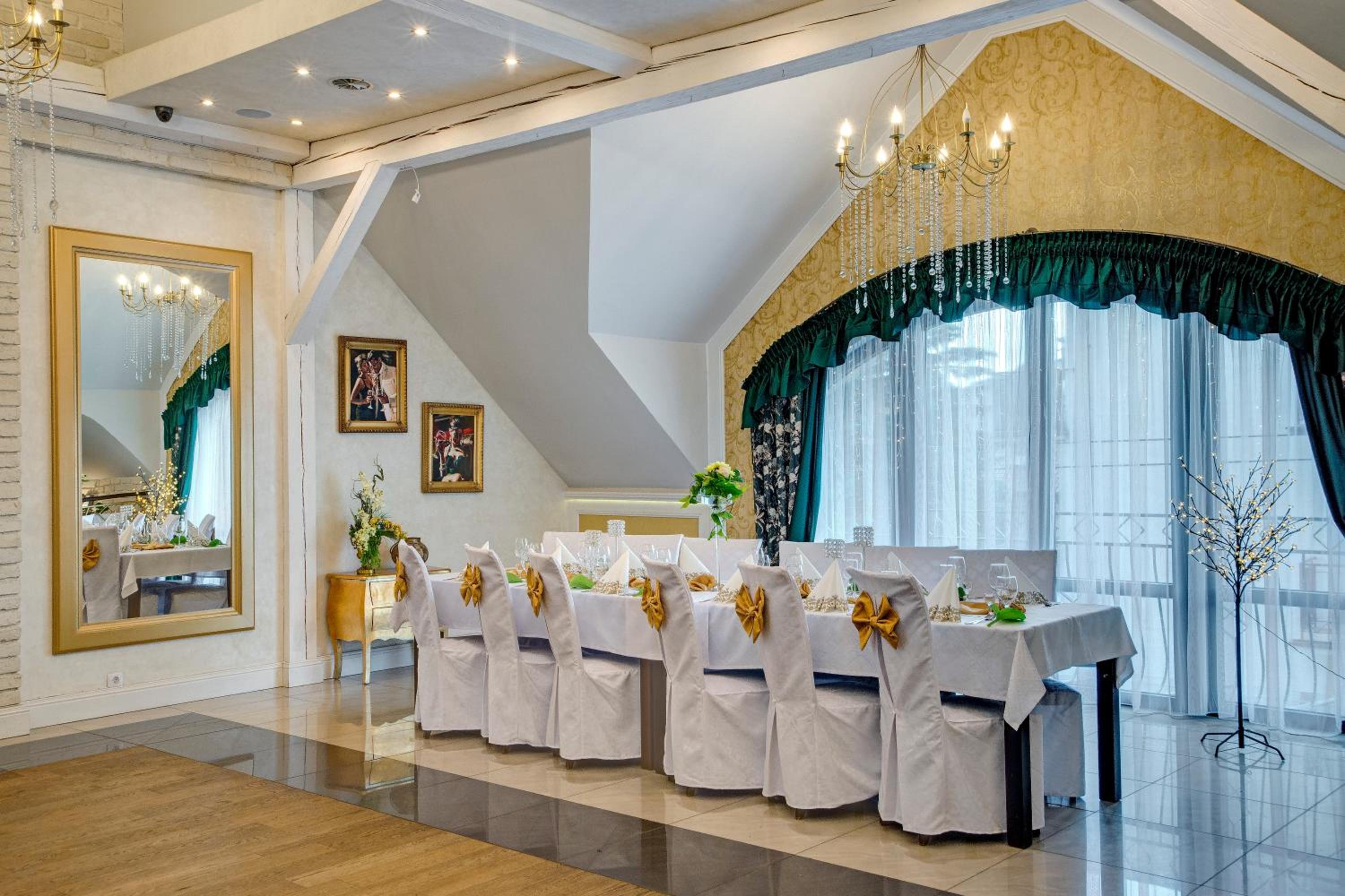 banquet hall