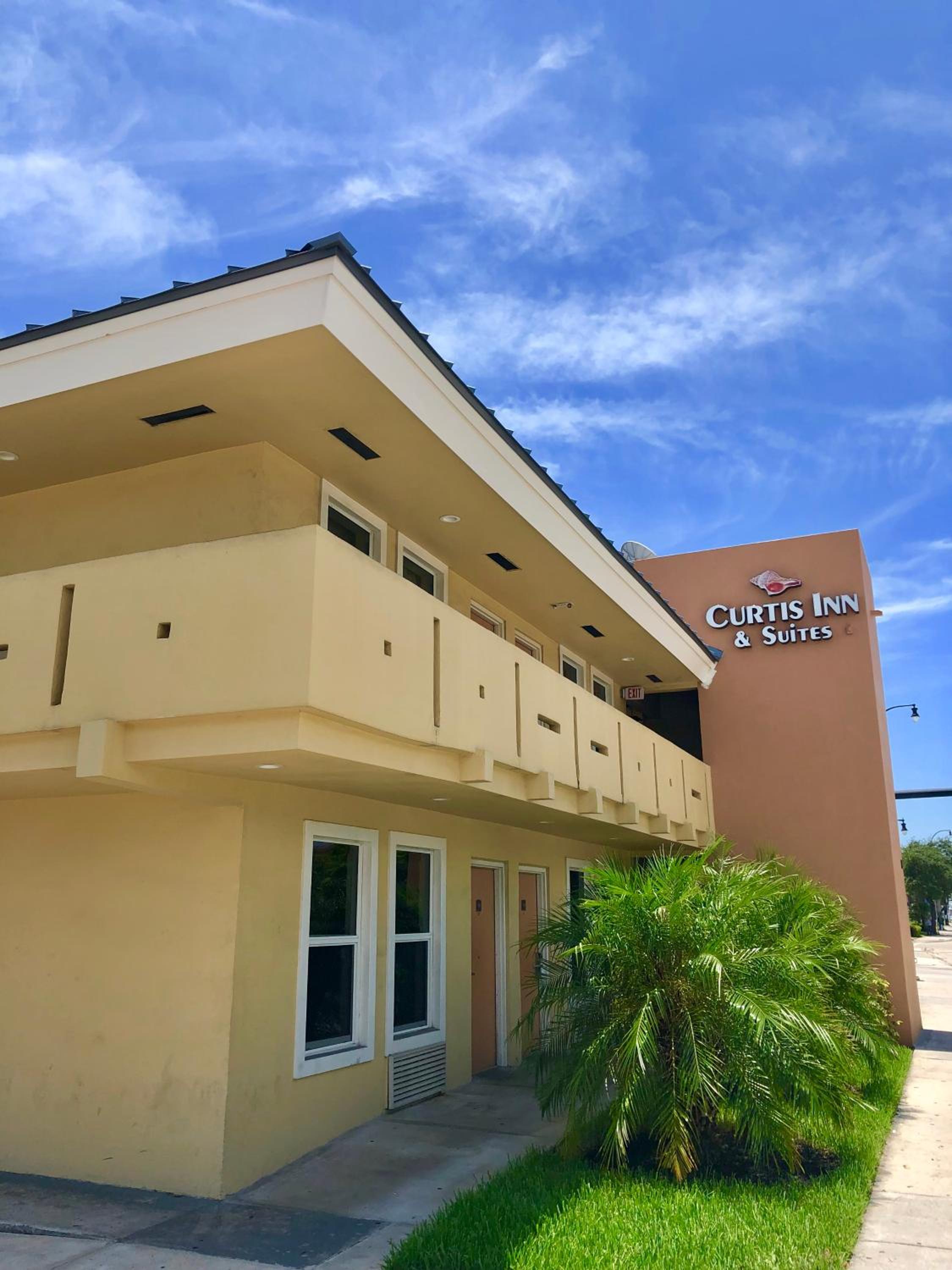 Curtis Inn & Suites