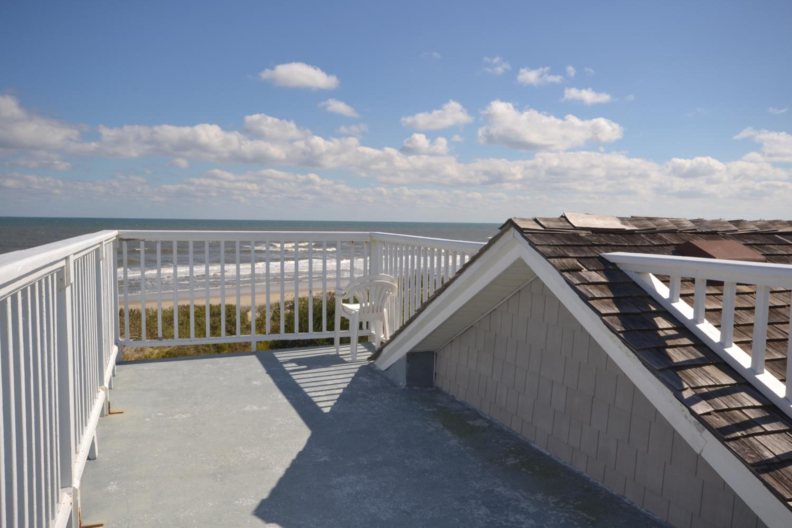 Sandscape - Corolla, Crown Point, Oceanfront, Steps to Beach, Hot Tub, Pool Table, Community Pool