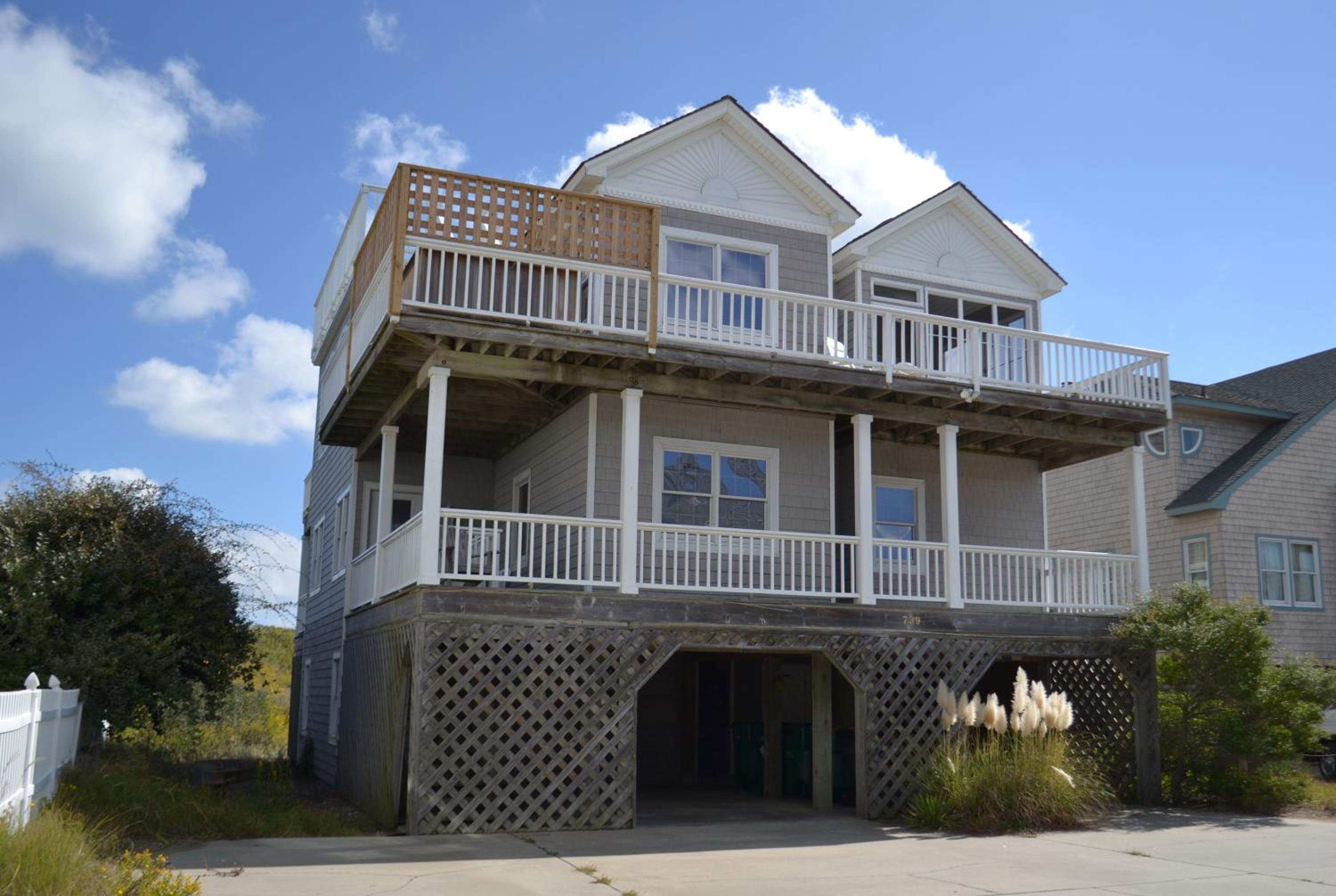 Sandscape - Corolla, Crown Point, Oceanfront, Steps to Beach, Hot Tub, Pool Table, Community Pool