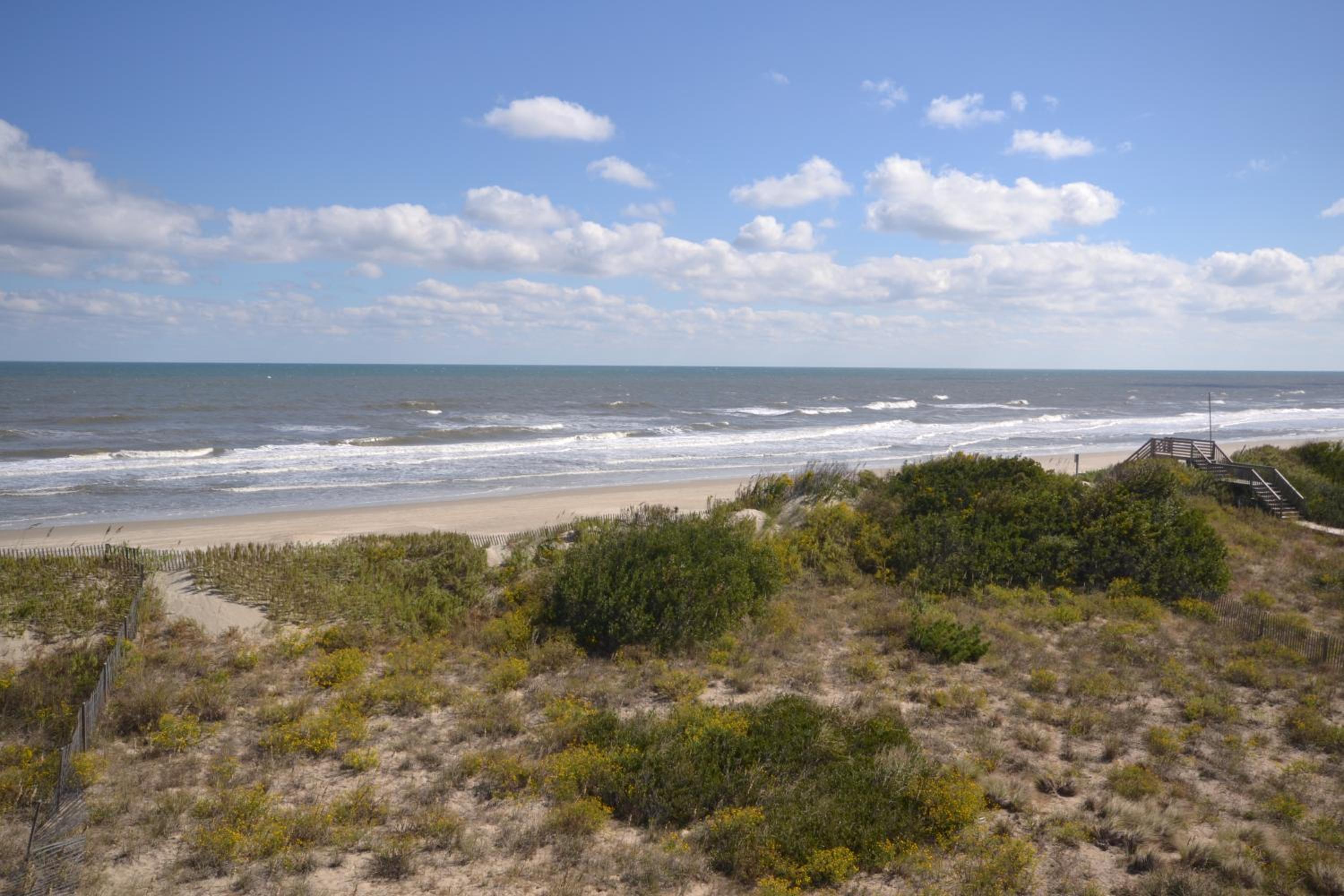 Sandscape - Corolla, Crown Point, Oceanfront, Steps to Beach, Hot Tub, Pool Table, Community Pool