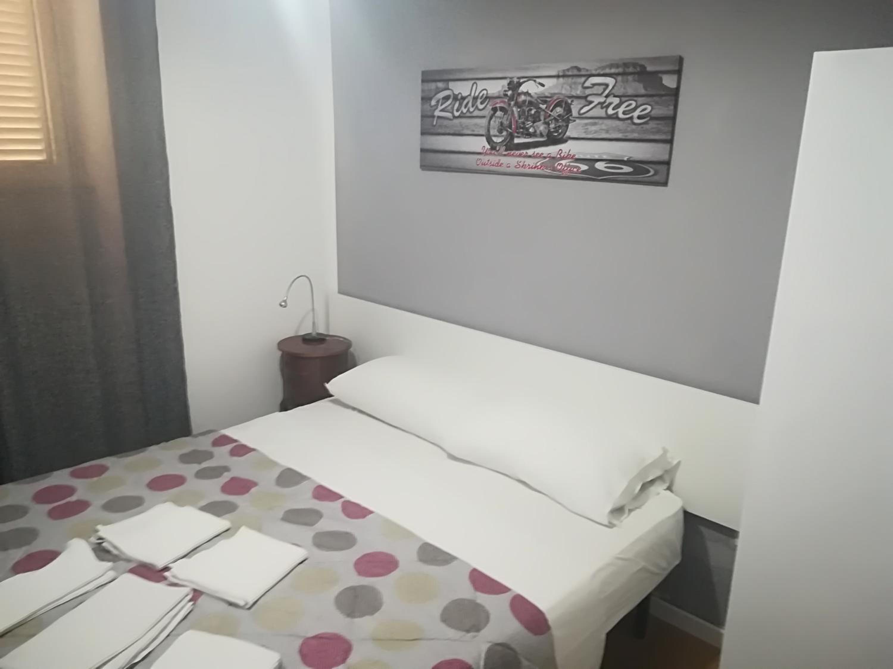 Casa Bea en Quartu SantʼElena — hotel room