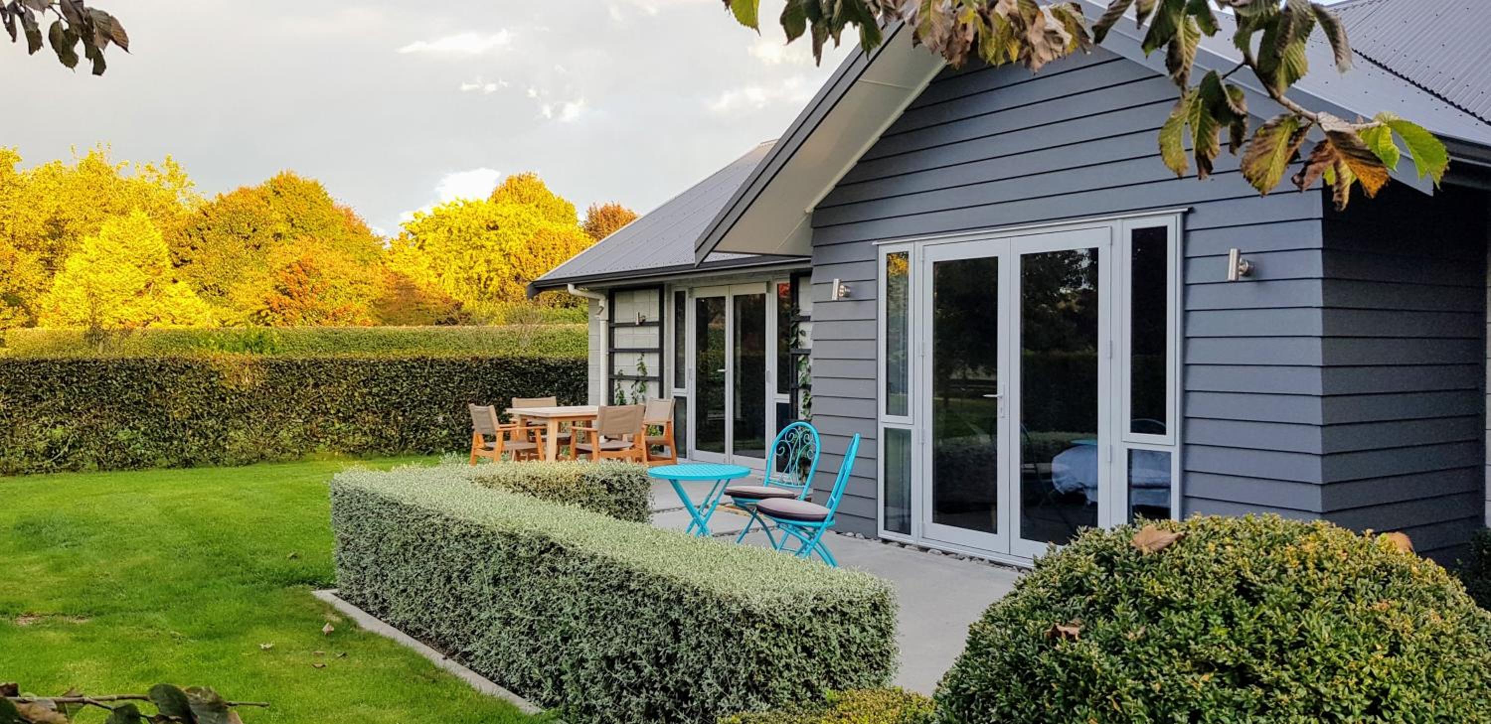 Hotel Spacious Modern Two-Bedroom Apartment - Image 1