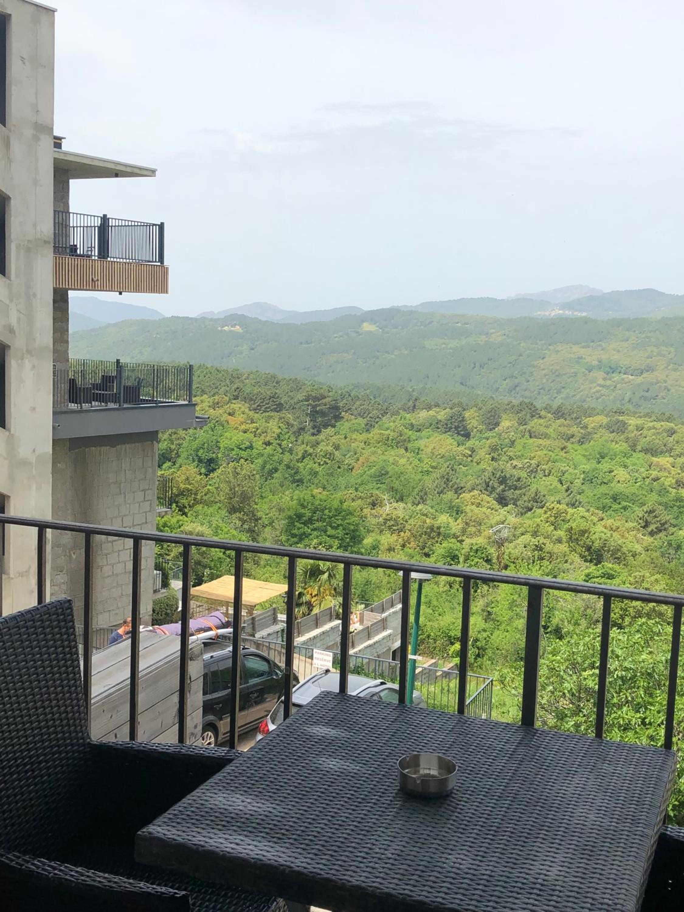 balcony