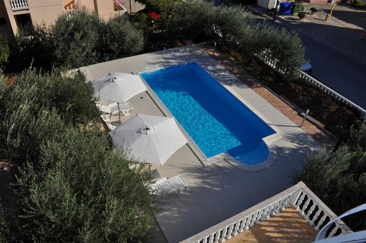 Apartments Olive Garden - swimming pool