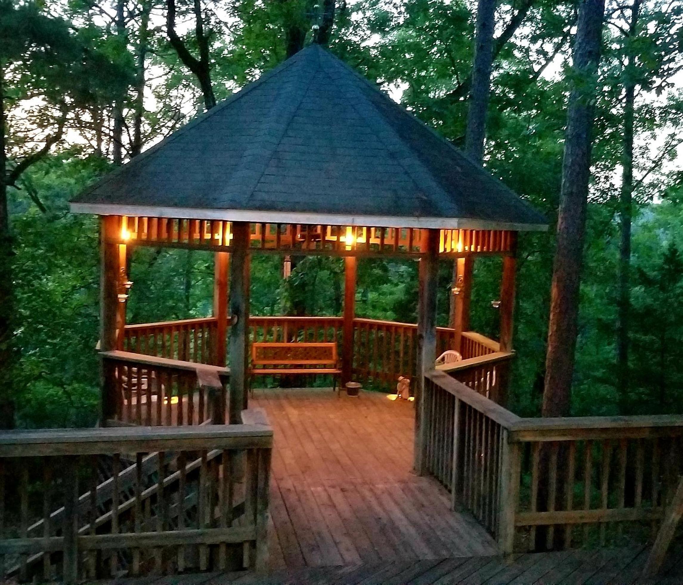 Evening Shade Inn