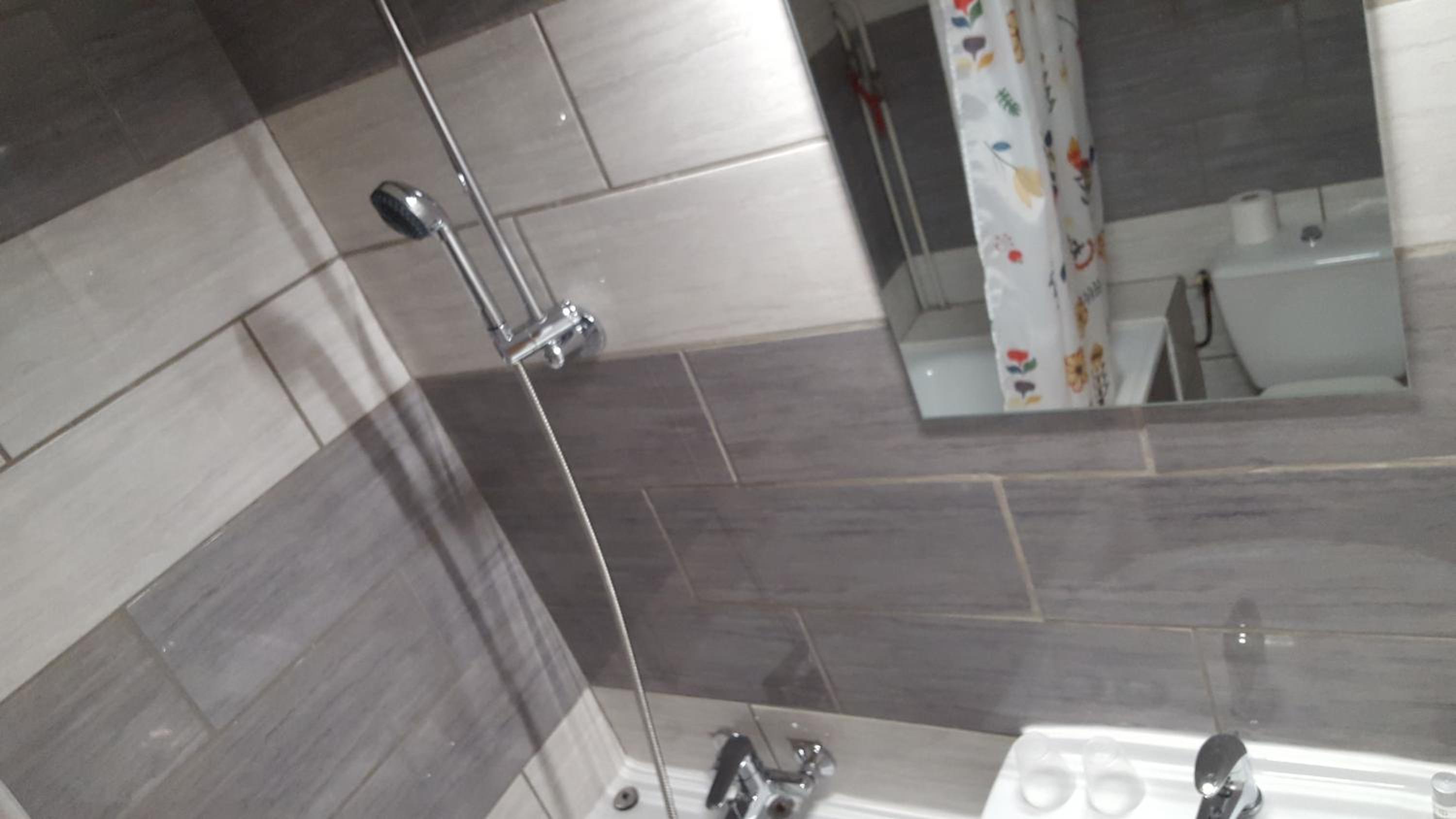 Beziers Vacations - Hotel Confort - Property Image 2