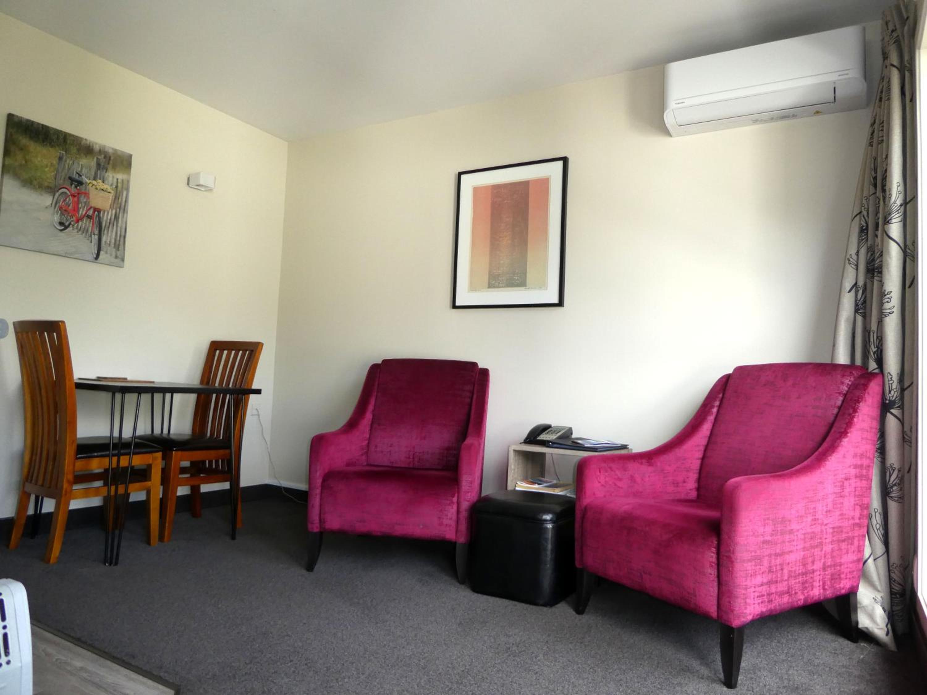 Caples Court Motel & Apartments