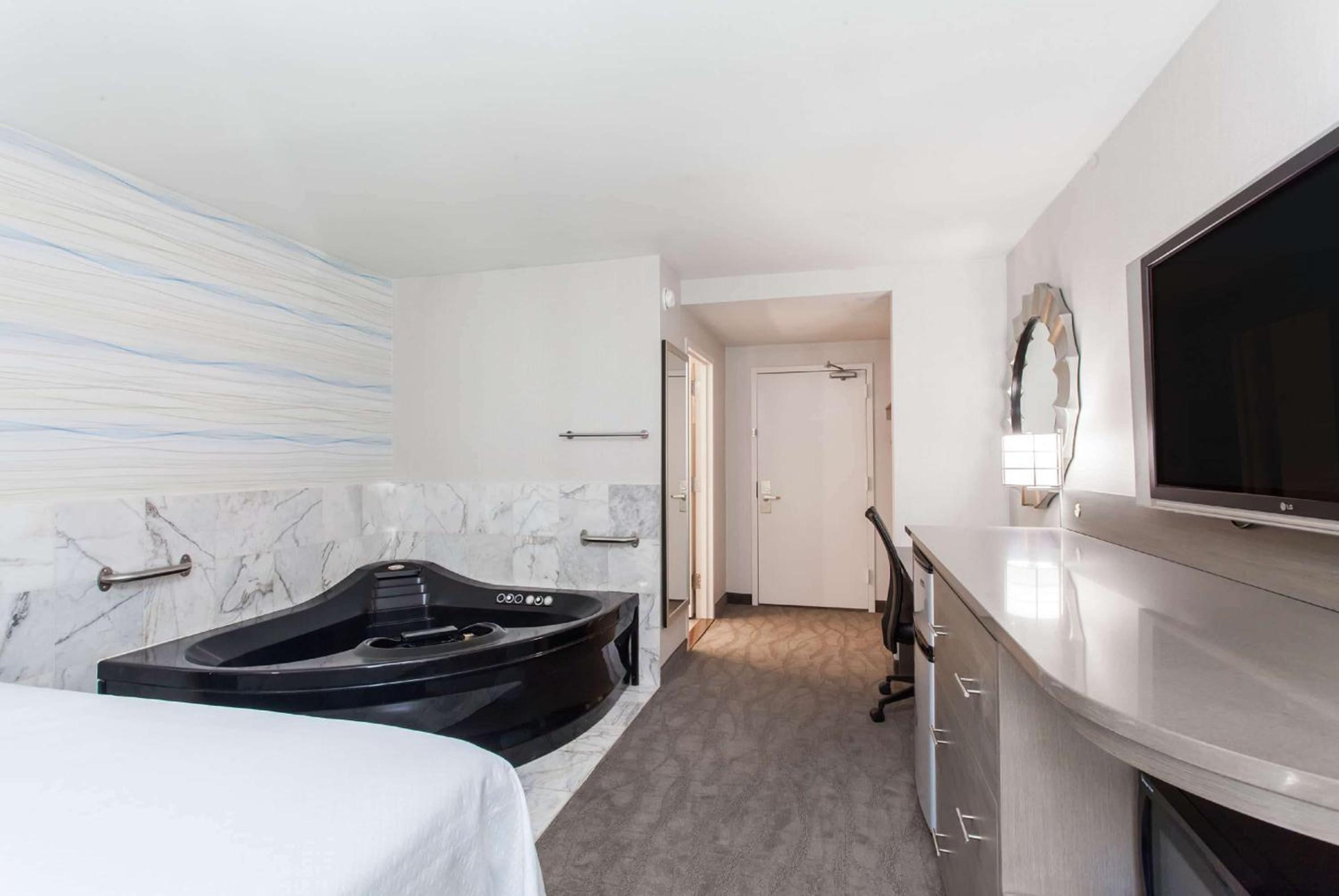 Days Inn by Wyndham Lanham Washington DC - Property Image 21