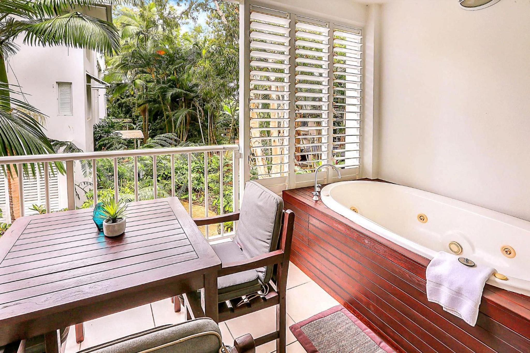 Elysium Private Accommodation at Beach Club & Spa